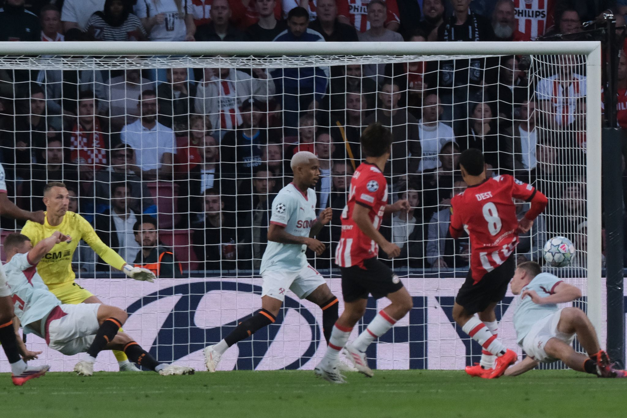 US defender Sergiño Dest grabs the equalizer as PSV draws 1-1 with Shakhtar in Champions League