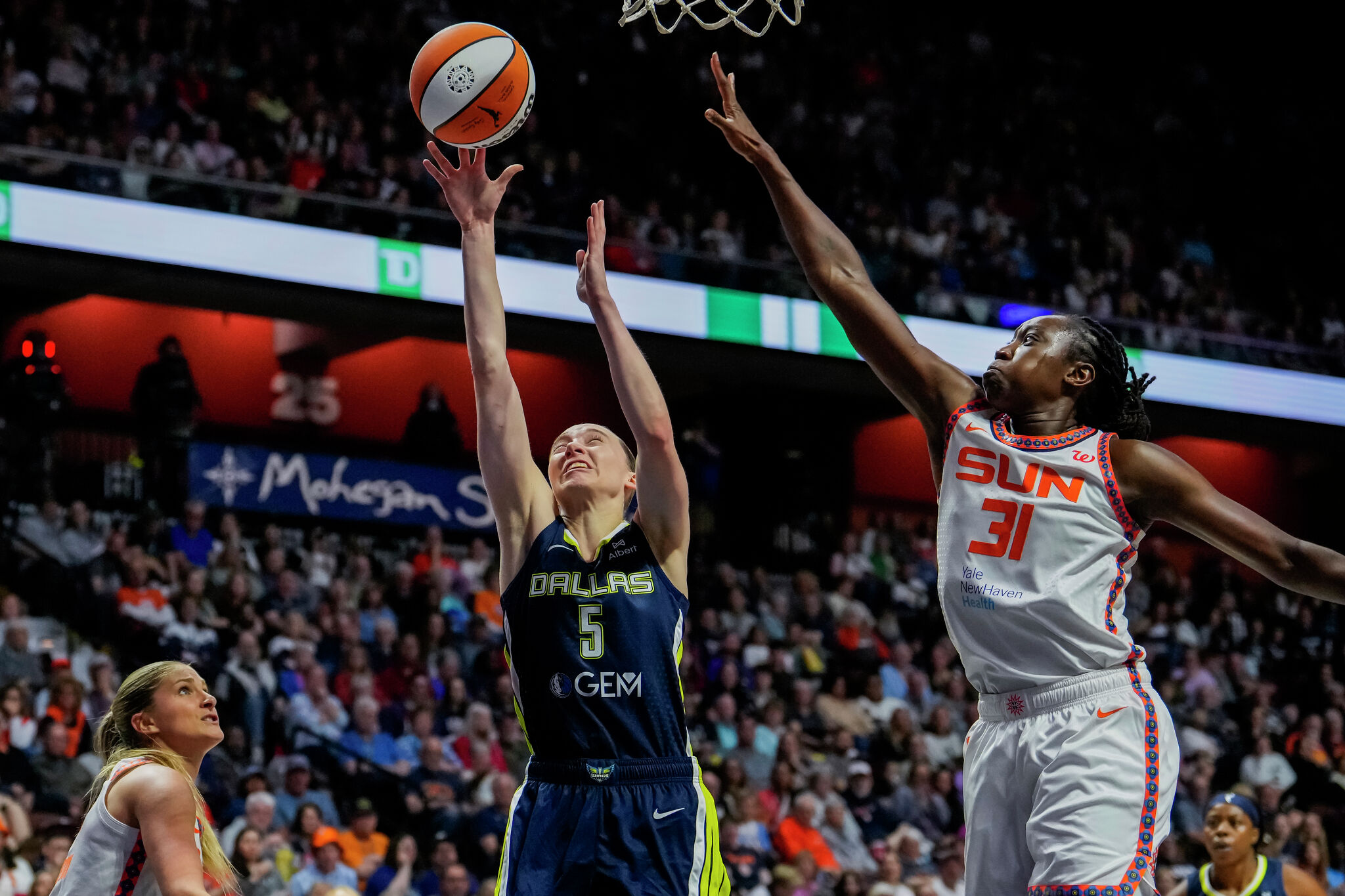 UConn greats Tina Charles, Renee Montgomery explain Paige Bueckers' World Cup success