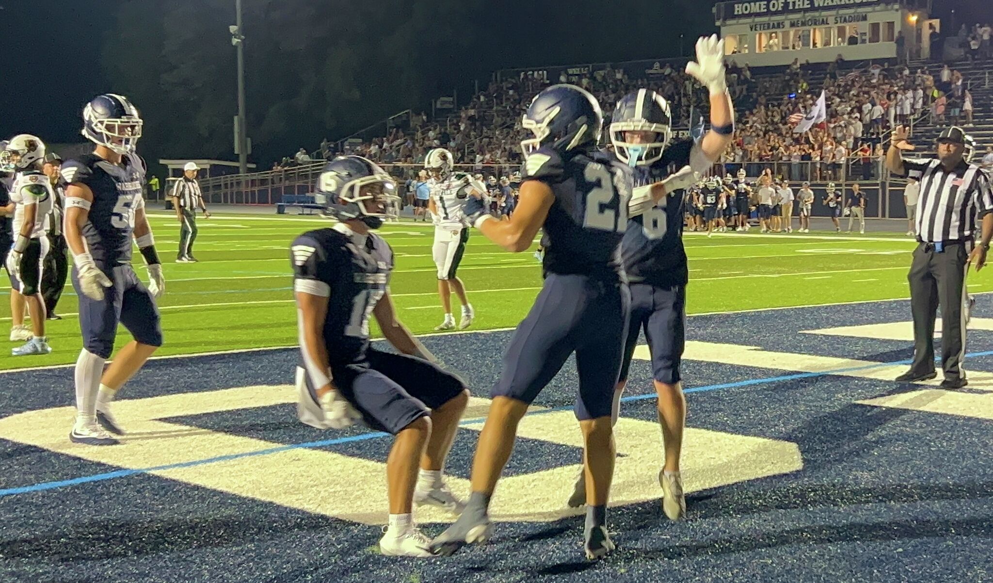 Wilton opens daunting schedule with victory over Norwalk behind Dennis Dustin's 3 TDs