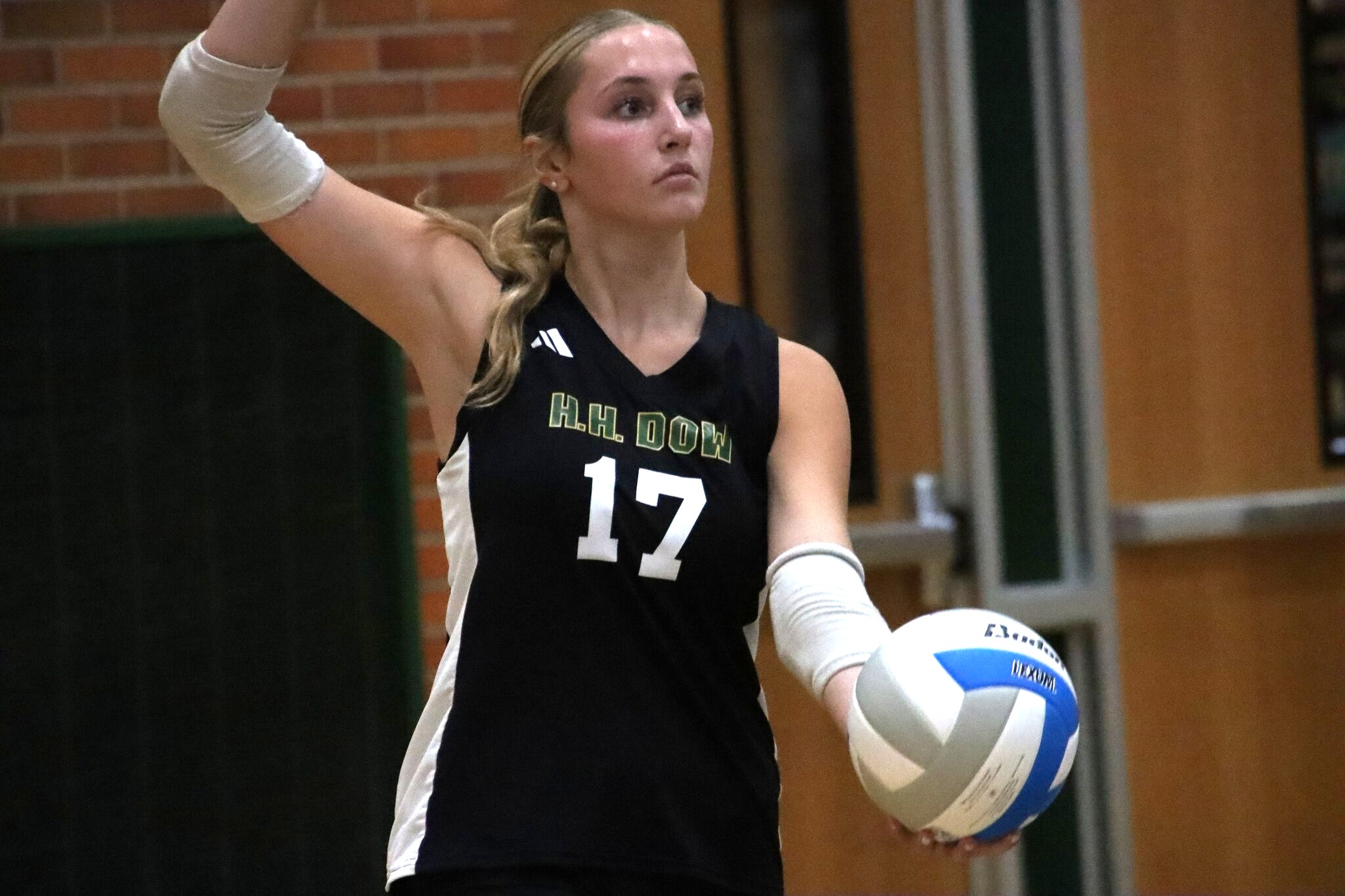 Prep Roundup: Dow opens SVL play with win over Hawks
