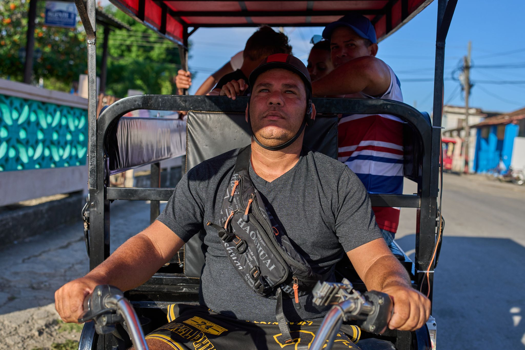 Un hombre lucha por una nueva vida en Cuba tras ser expulsado de EEUU