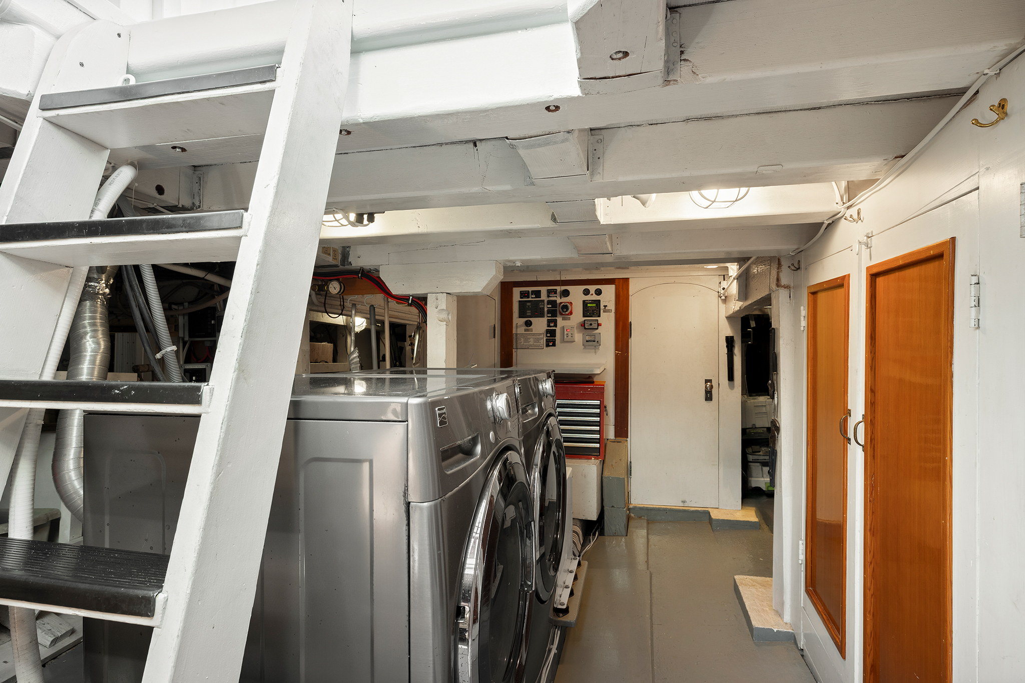 Historic 1912 houseboat and yacht could be yours -- at an $800K discount