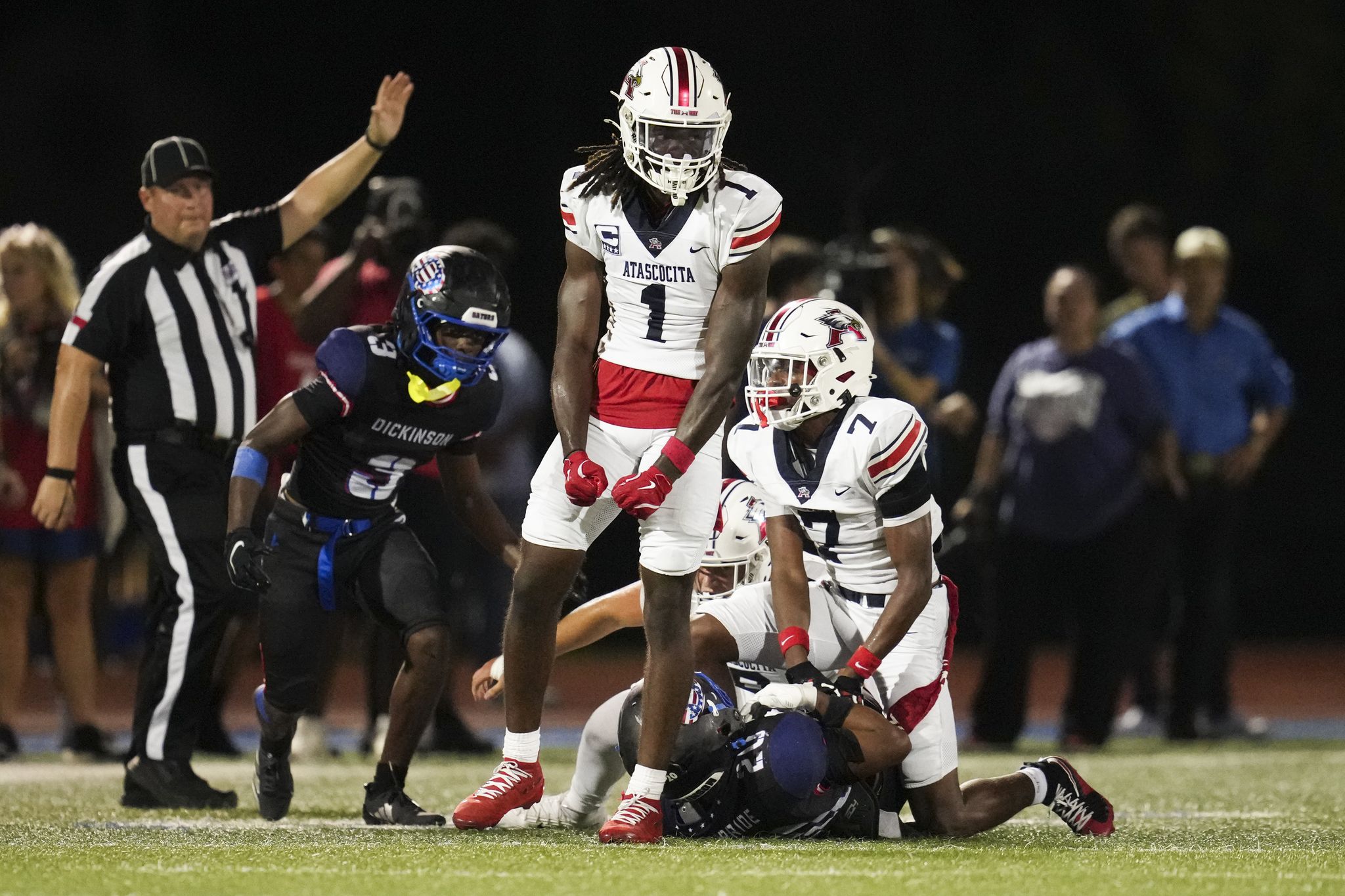 Atascocita's defense dominates Dickinson as Tavon Bolden leads Eagles' turnaround