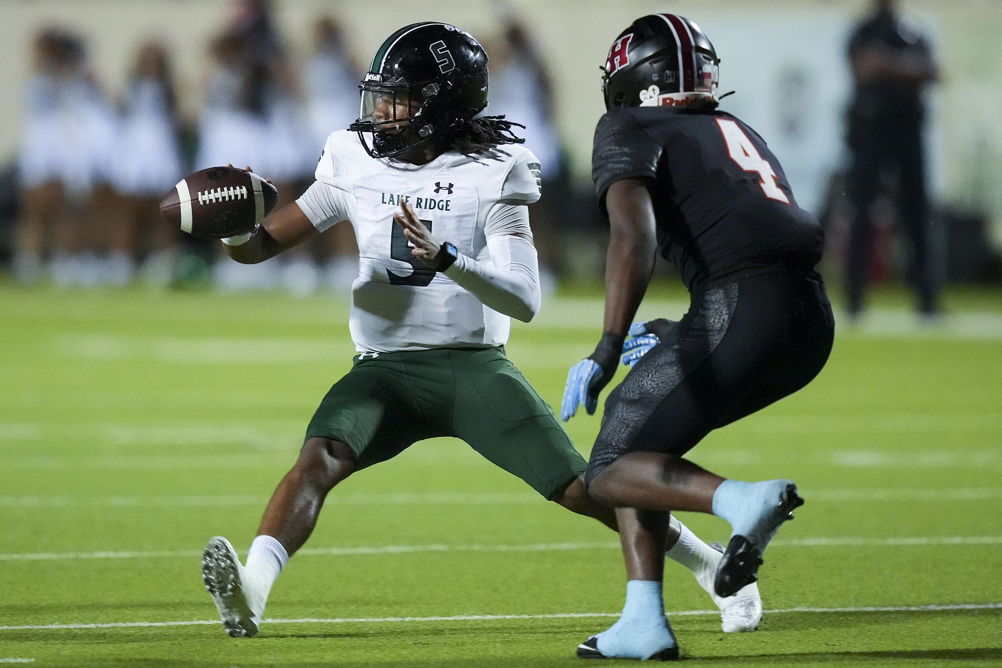 QB Deshawn Edwards dazzles for Mansfield Lake Ridge, edges out win over Lake Highlands