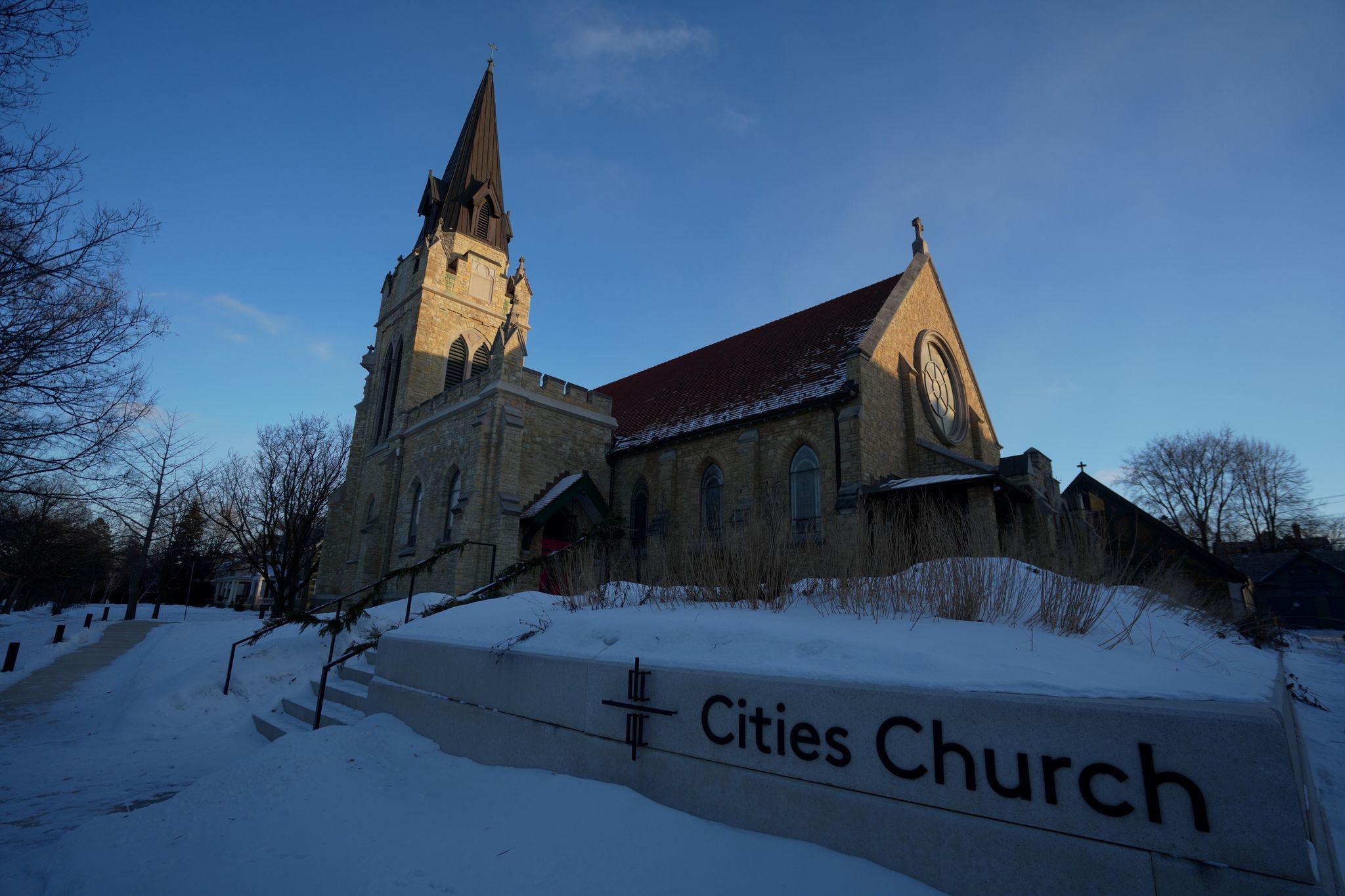 Minnesota churches roiled by legal battle over ICE surveillance and right to protest