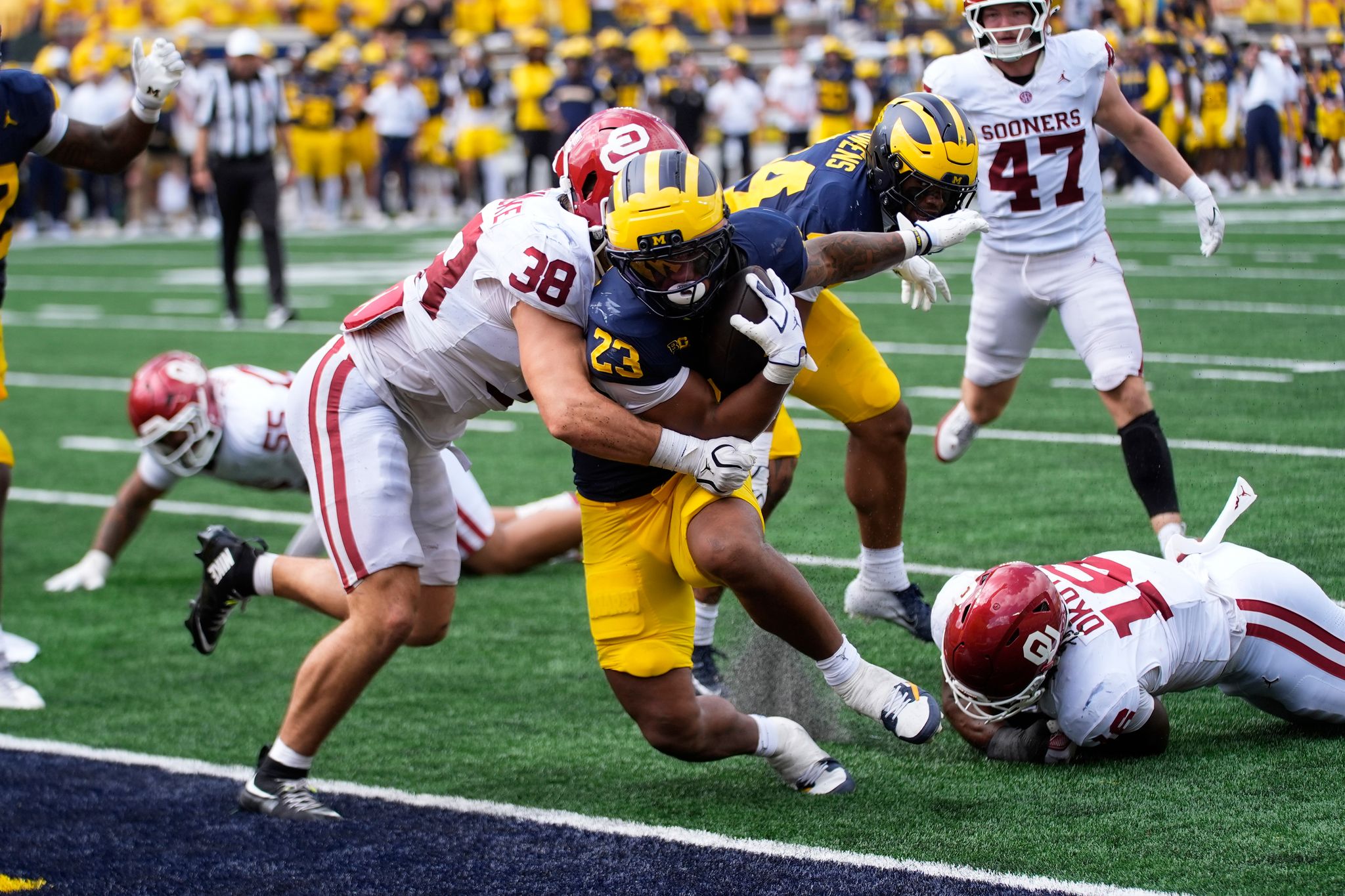 Michigan shows its resilience in 17-10 win over No. 11 Oklahoma after getting lucky break in opener