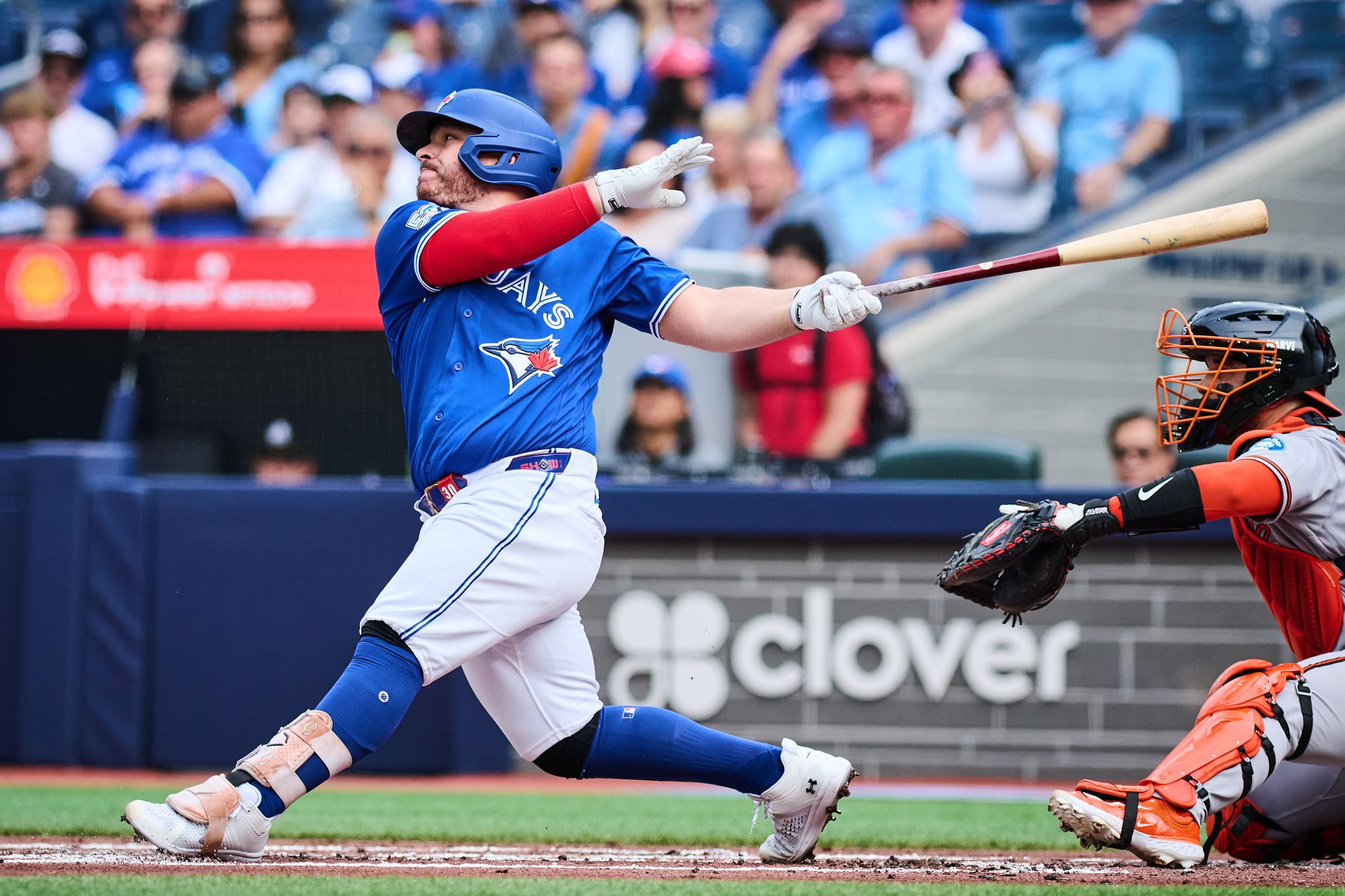 Kirk pega jonrón de 2 carreras y Bateman uno solitario en triunfo de Azulejos 7-3 sobre Orioles