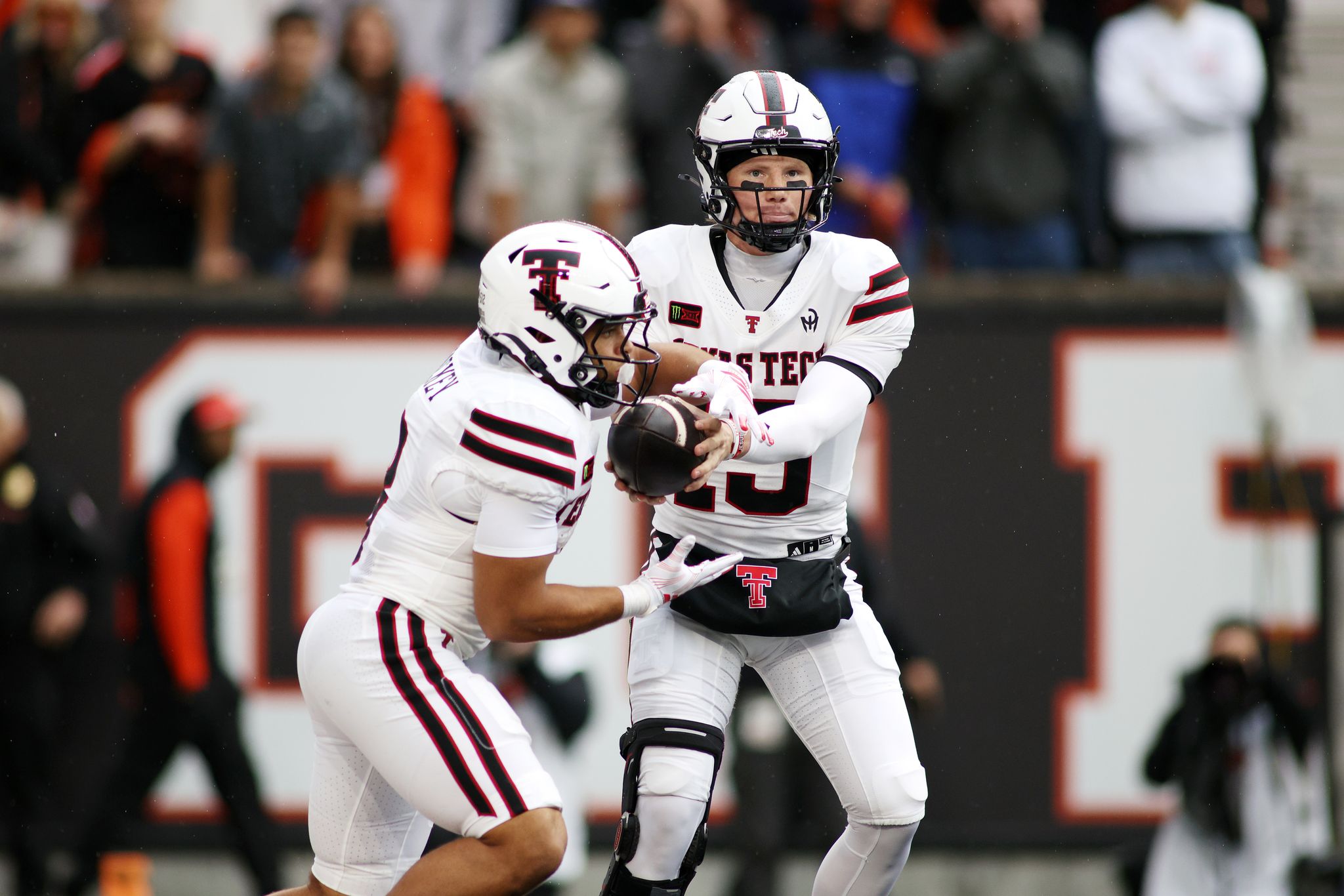 Hammond throws the go-ahead touchdown and No. 13 Texas Tech downs Oregon State 35-24 By ANNE M. PETERSON , AP Sports Writer