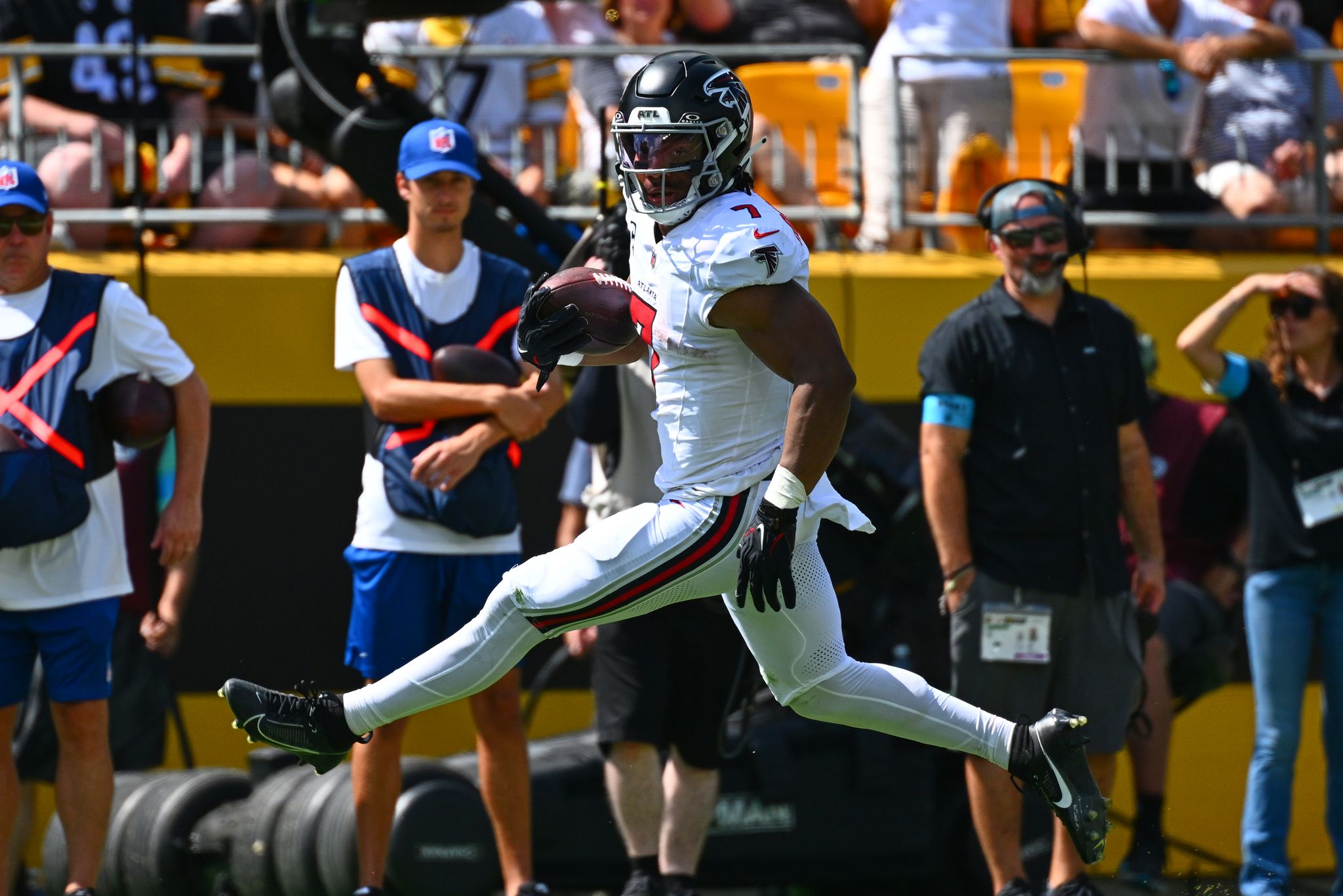 T.J. Watt's late pick-6 pushes sluggish Steelers past injury-laden Falcons 20-13 By WILL GRAVES , AP Sports Writer Sep 13, 2026