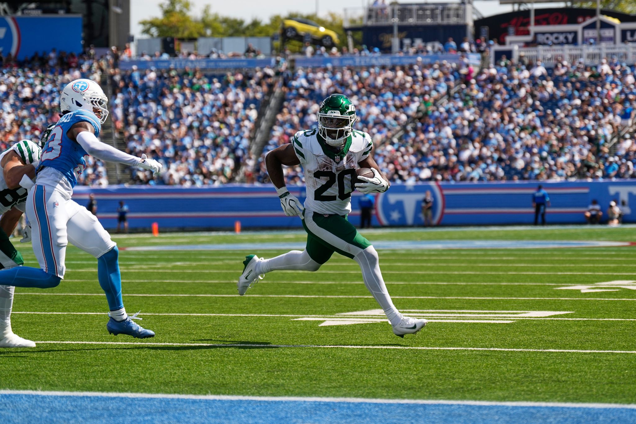 Breece Hall impulsa victoria de los Jets 23-10 ante Titans para dominar al equipo de su exentrenador