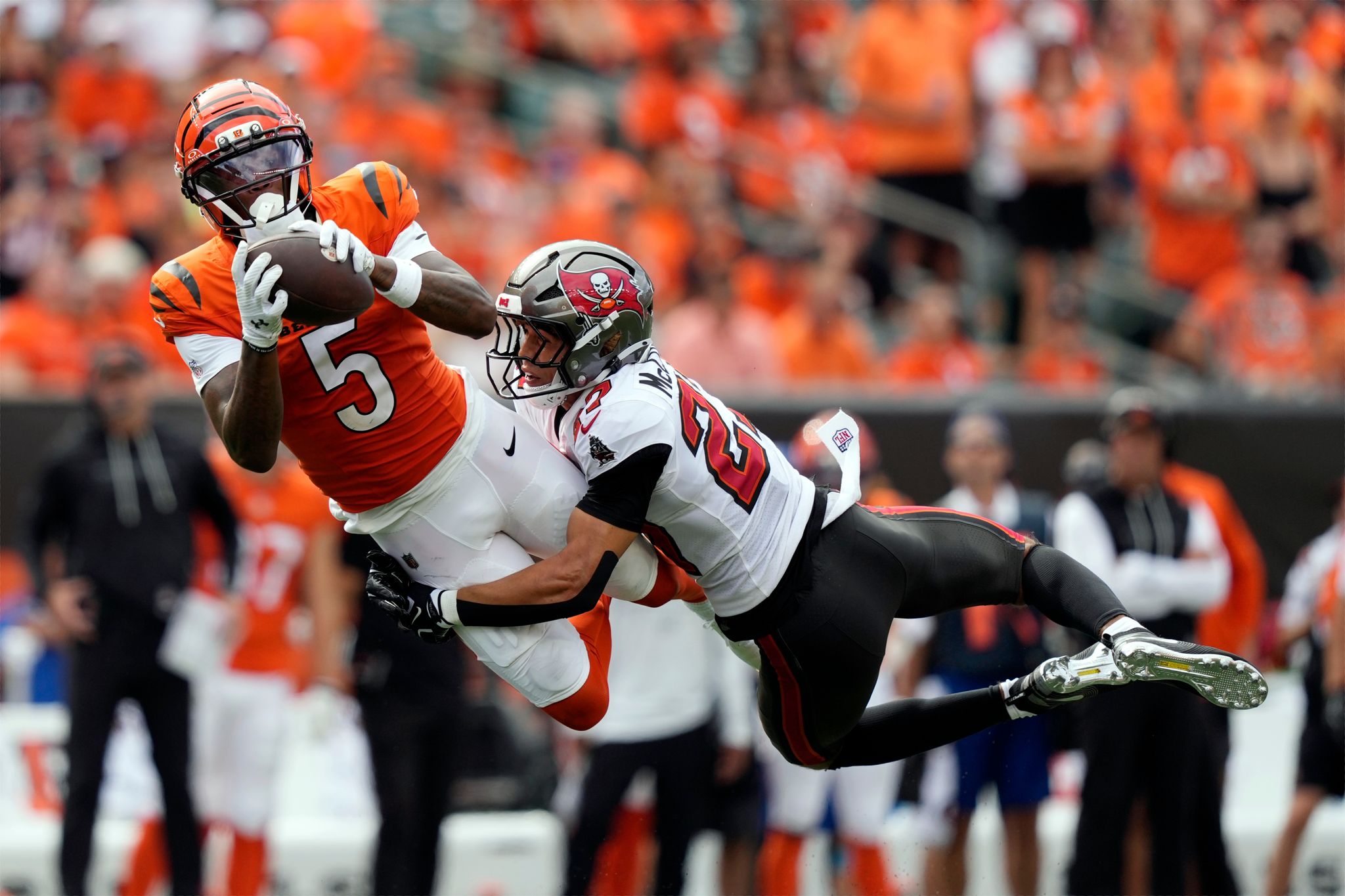 Bengals fuerzan 4 pérdidas de balón en triunfo 33-27 sobre Buccaneers