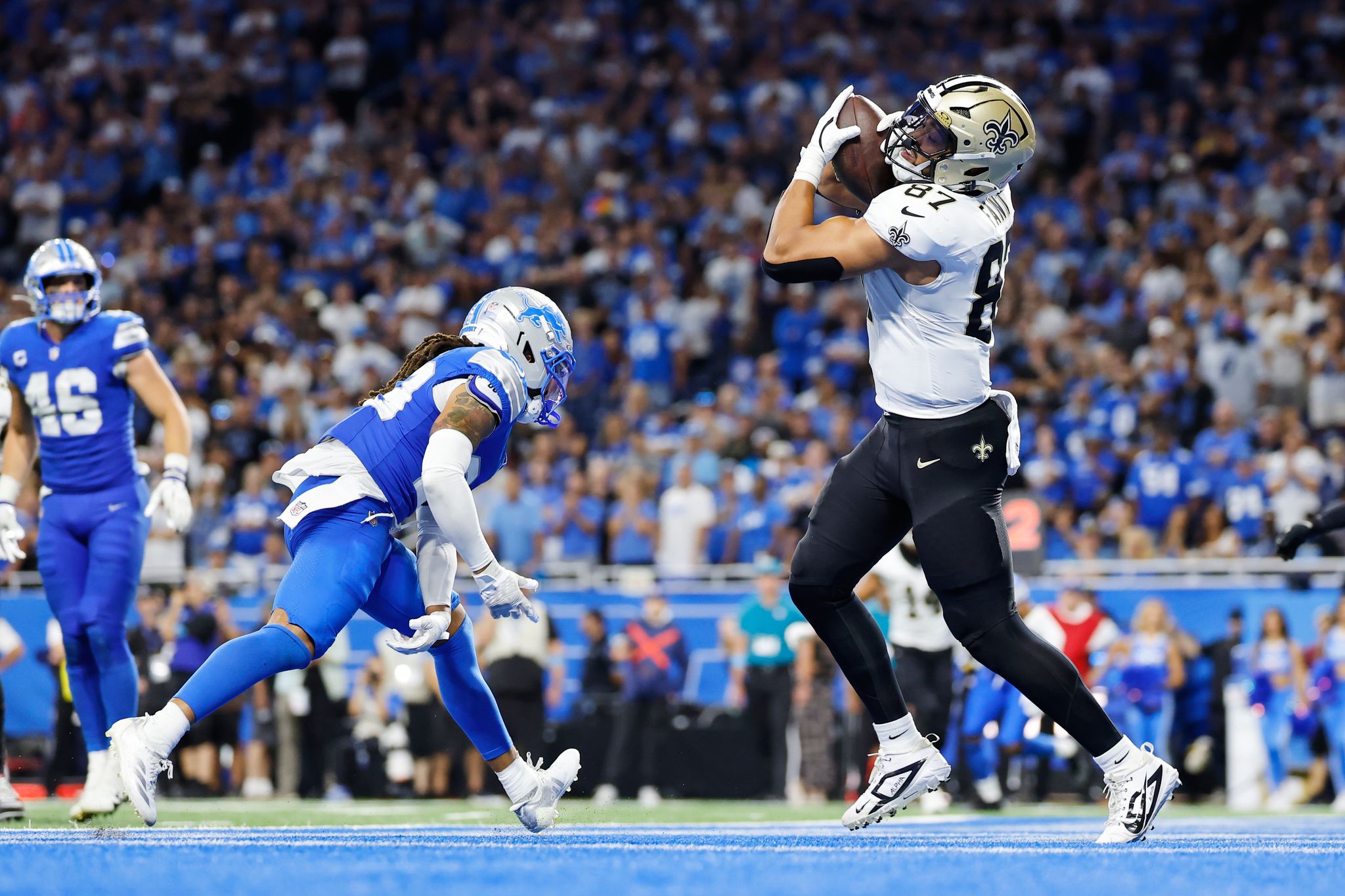 Kellen Moore goes for 2 to give Saints a chance to win in OT but effort falls short
