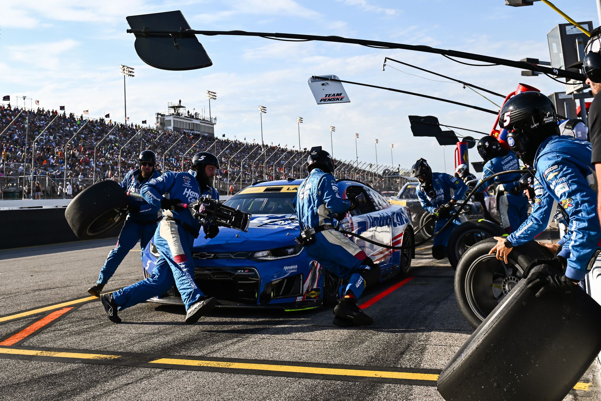 Larson ends 51-race winless streak, boosts NASCAR title hopes in Hendrick 1-2 finish at Gateway