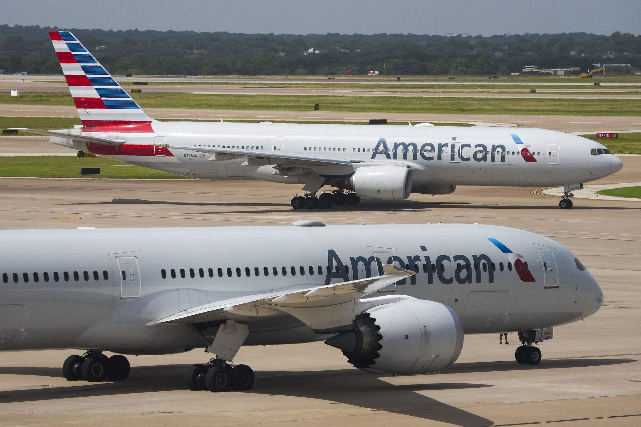 American Airlines is bringing Starlink Wi-Fi to 1,000+ planes
