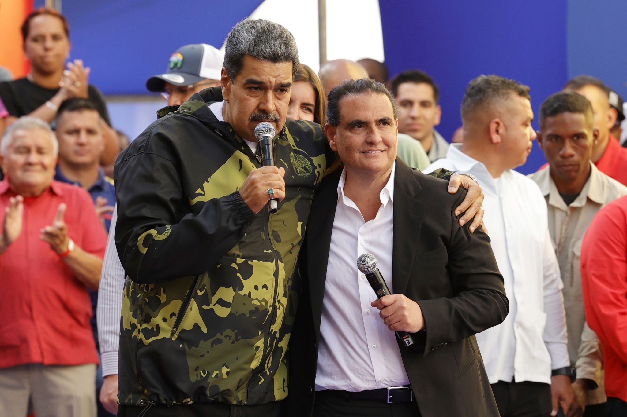 https://s.hdnux.com/photos/01/67/25/70/31284773/3/rawImage.jpg
