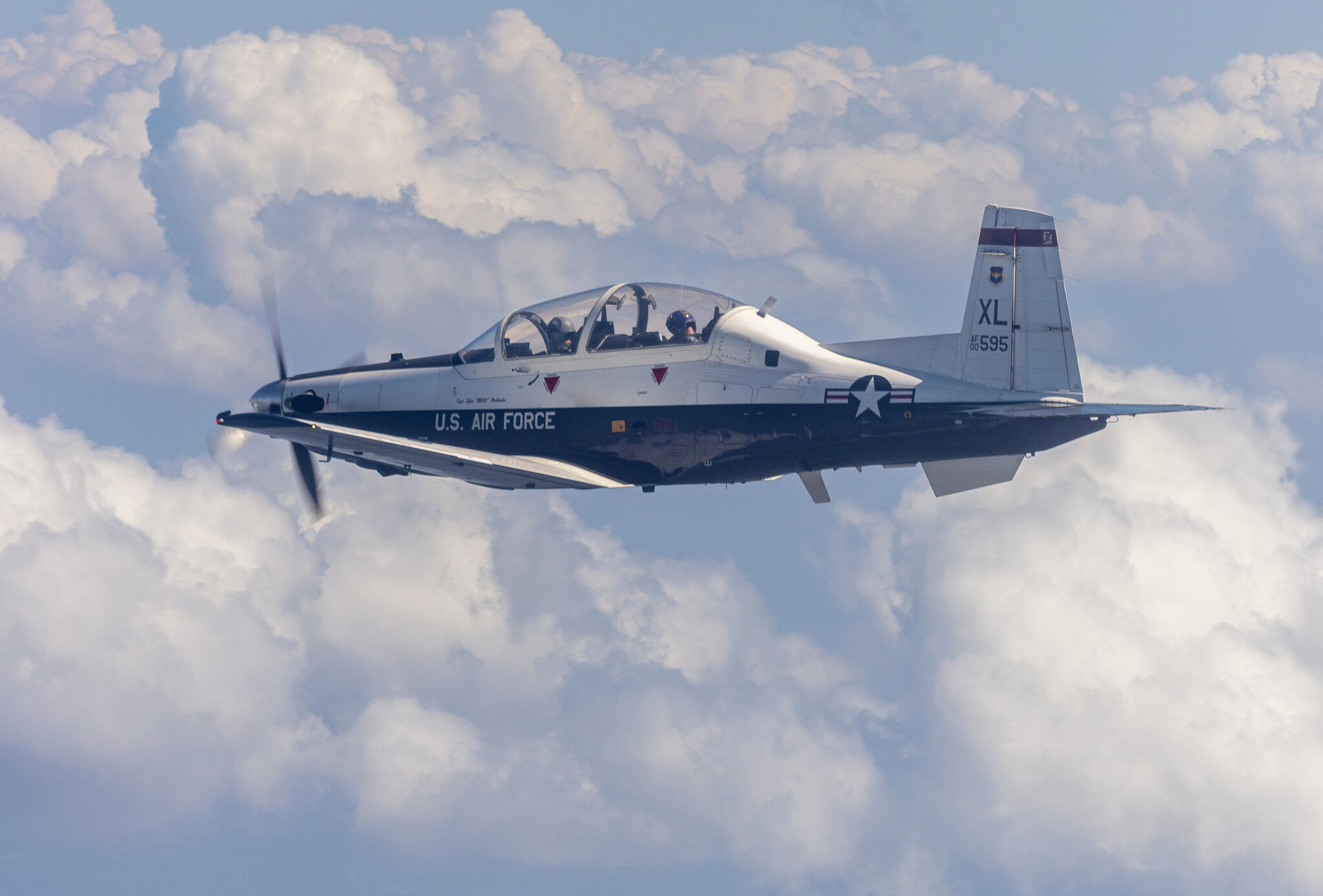 Photo: San Antonio Express-News Air Force Pilots Eject Safely From T-6A Texan II Near Seguin