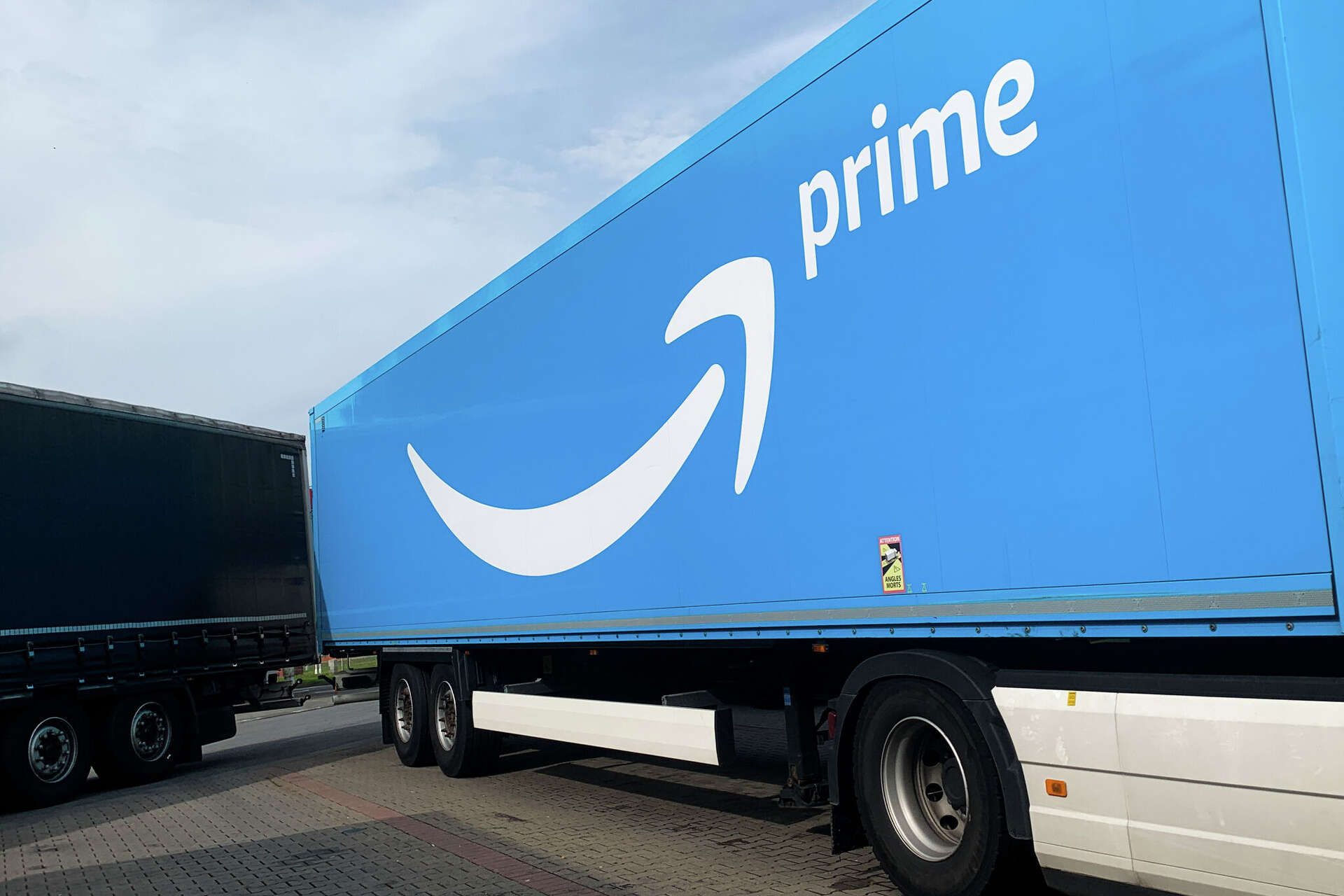 FTC Dark Pattern Crackdown: $2.5B Amazon Settlement Signals Strict Subscription Compliance Requirements for All E-Commerce Sellers