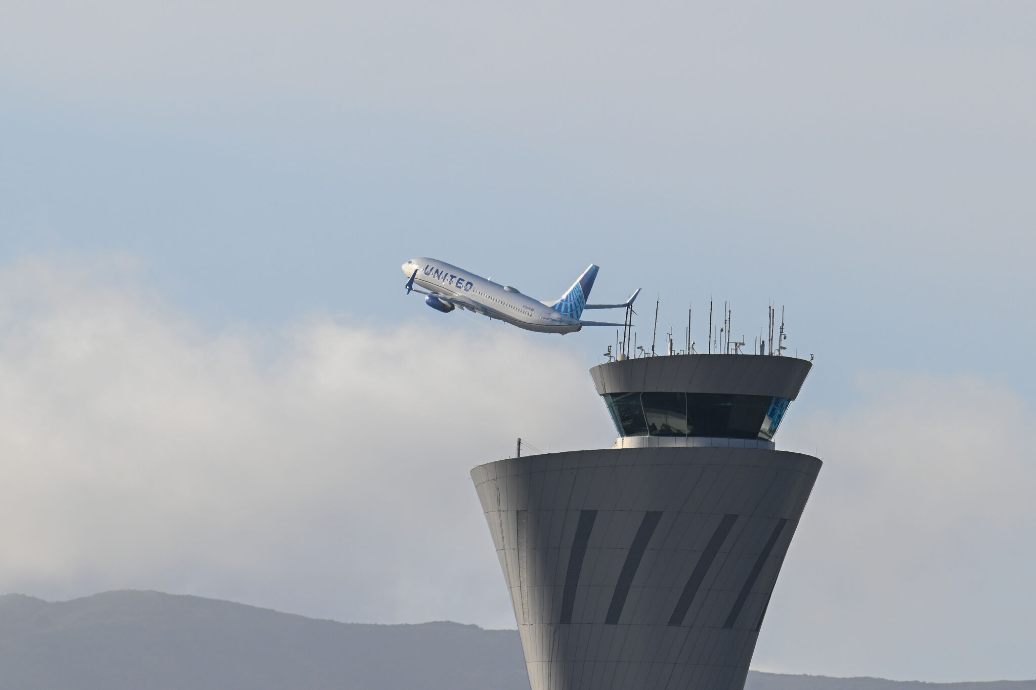 sfgate.com - Jim Glab - California airport warns SFO travelers to ask 'friend with a truck' for rides