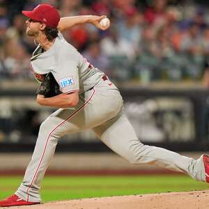 Nola dominates Mets in 3-0 win as Phillies tie Cubs for top NL wild card