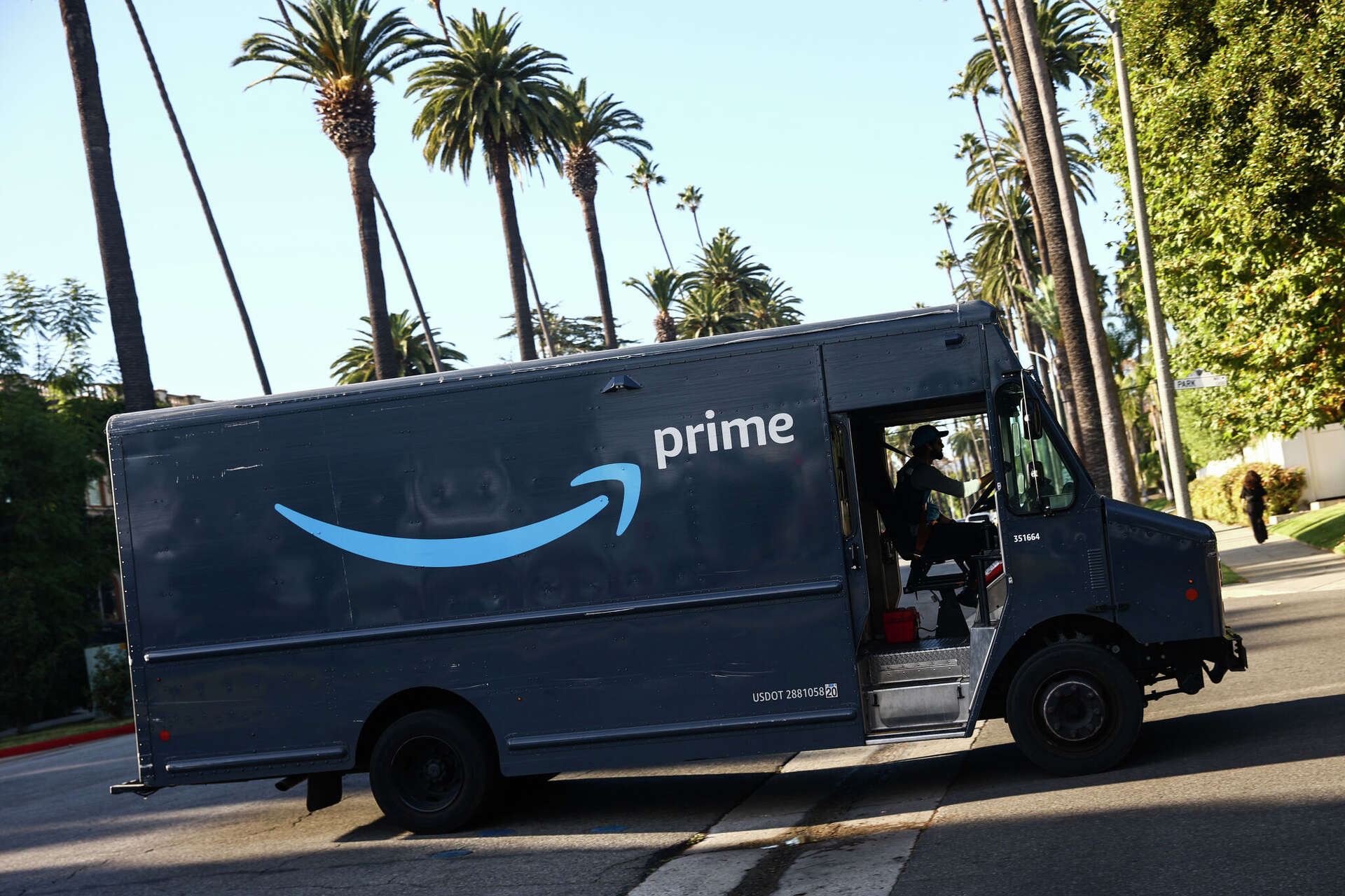 FTC Dark Pattern Crackdown: $2.5B Amazon Settlement Signals Strict Subscription Compliance Requirements for All E-Commerce Sellers
