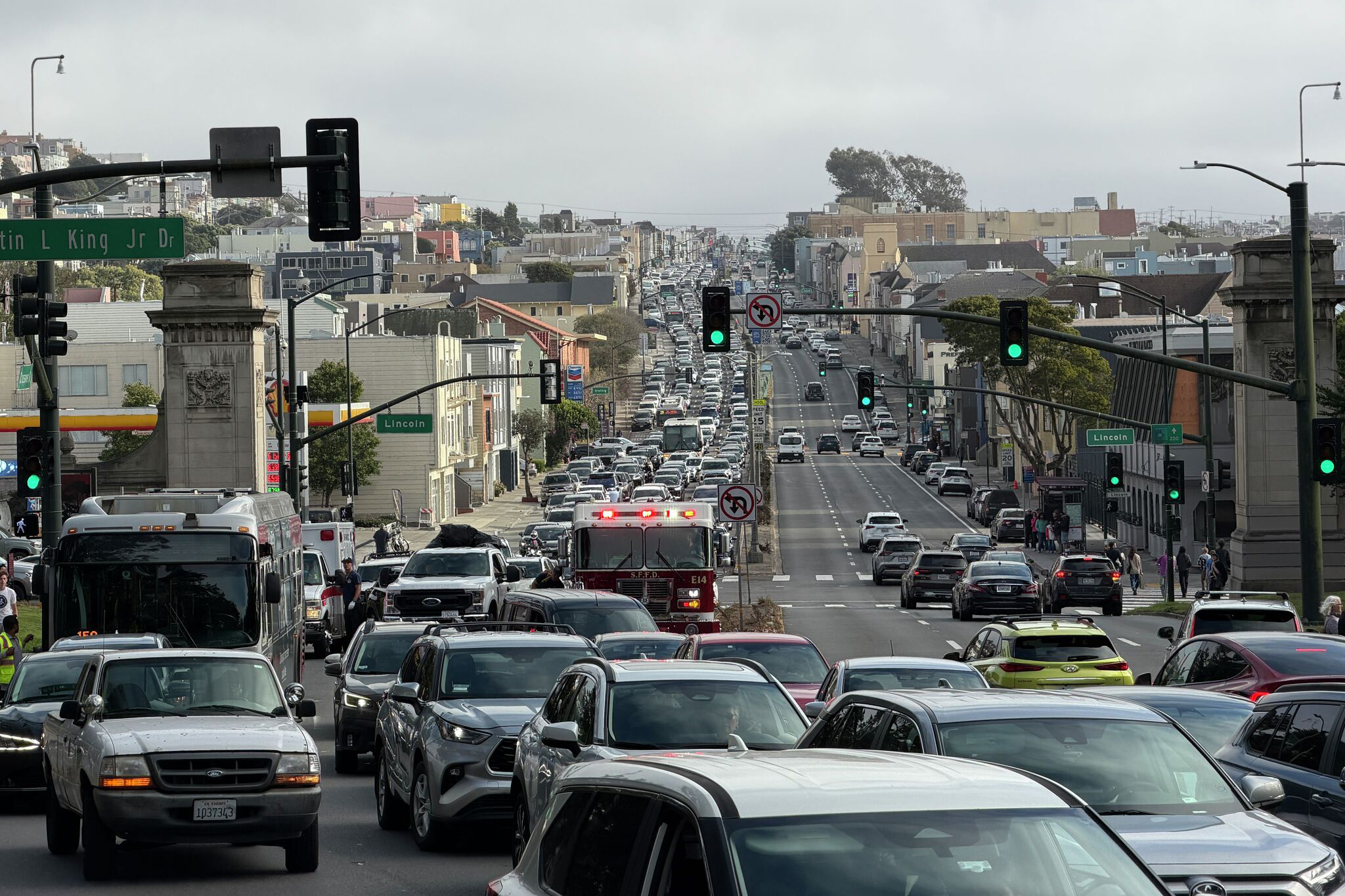 Woman goes into labor while stuck in Golden Gate Park traffic