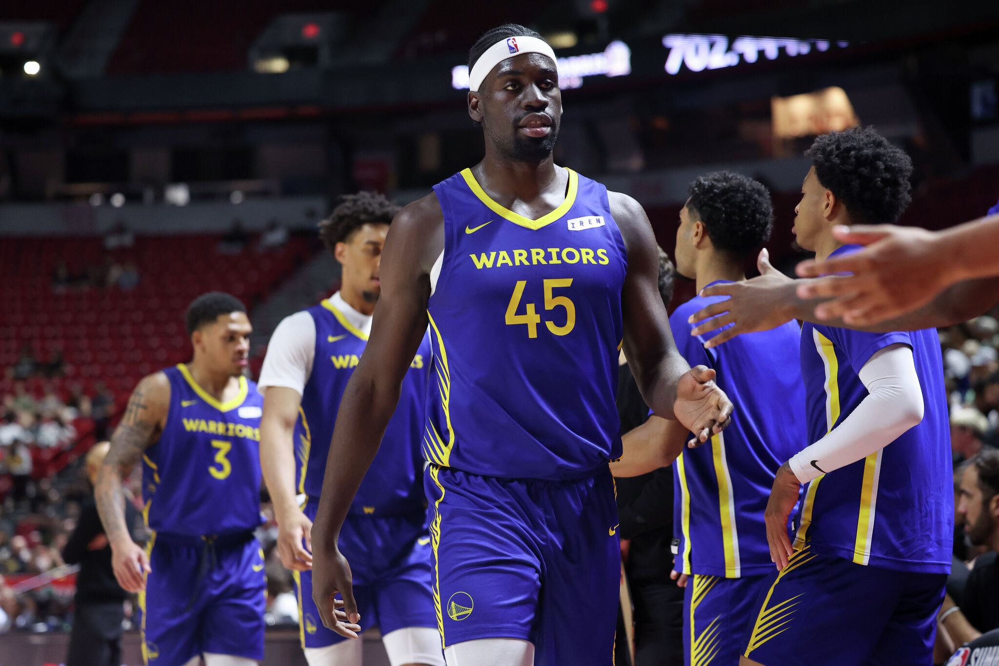 Golden State Warriors to sign Graham Ike to two-way contract