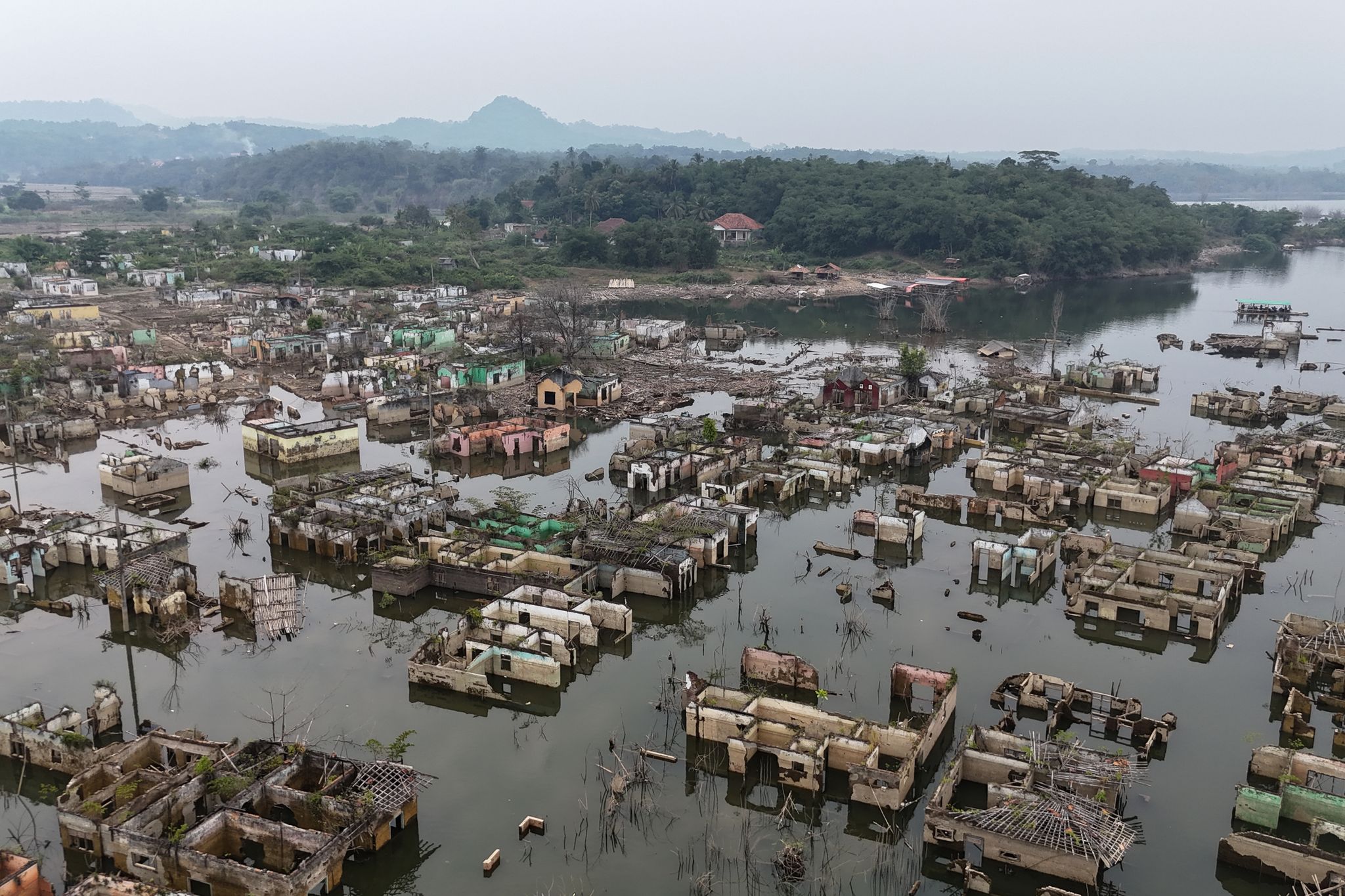 chron.com - EDNA TARIGAN and ANTON L. DELGADO - Worsening El Nino threatens Asia with drought, potentially raising food prices globally