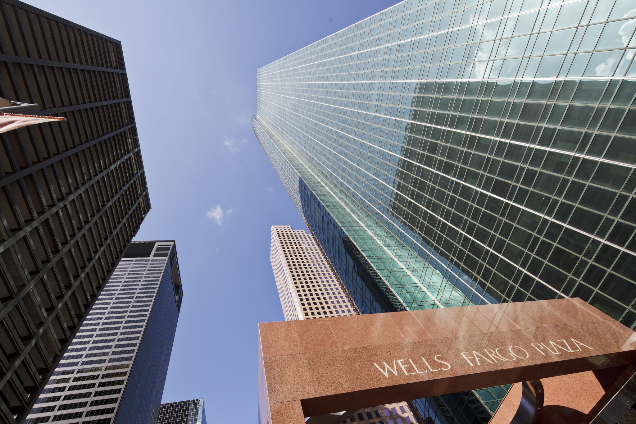 chron.com - Molly Wilhelm - Houston's skyline-defining, all-glass tower is up for sale