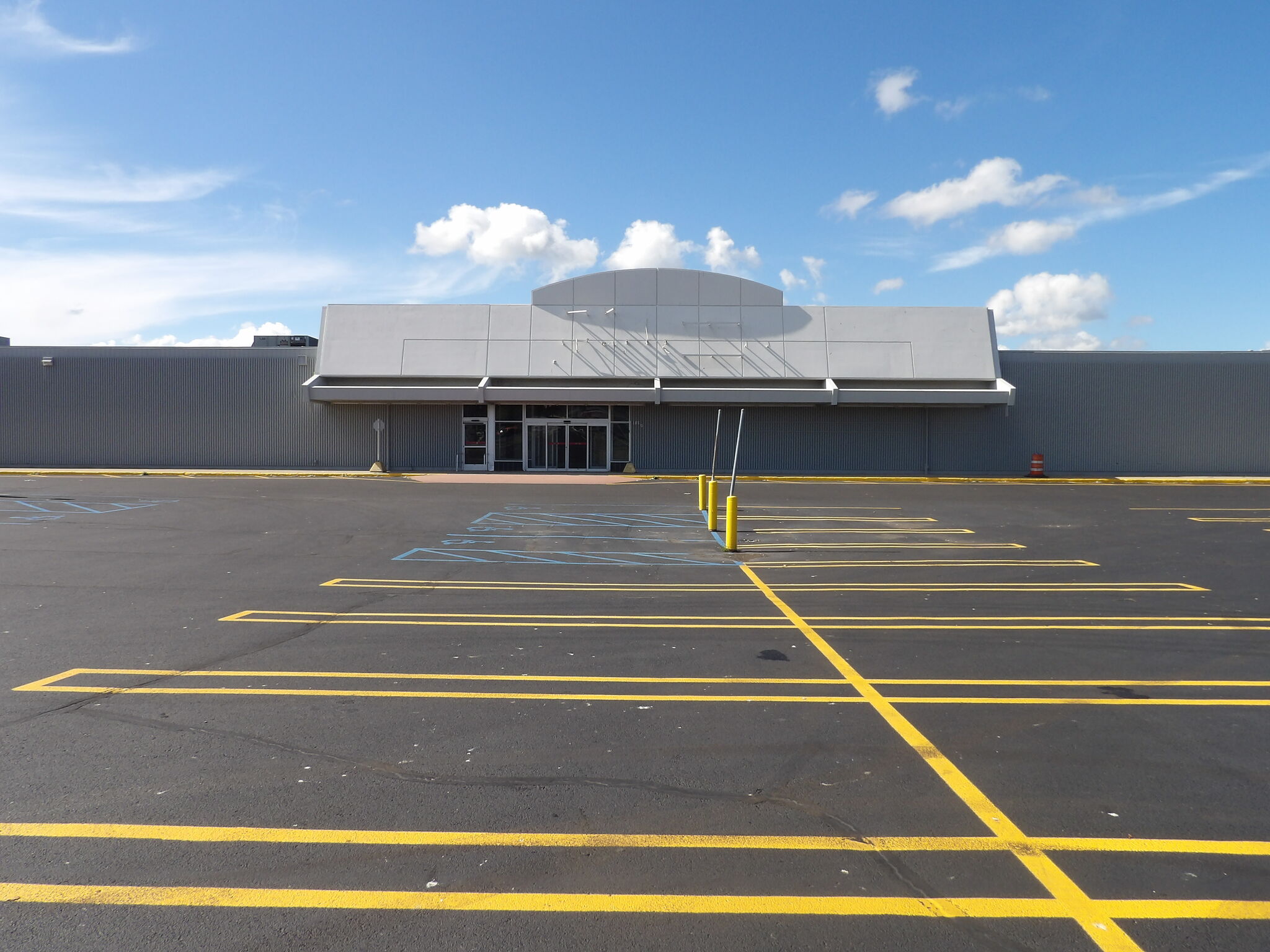 Midland Kmart building gets facelift after years of vacancy