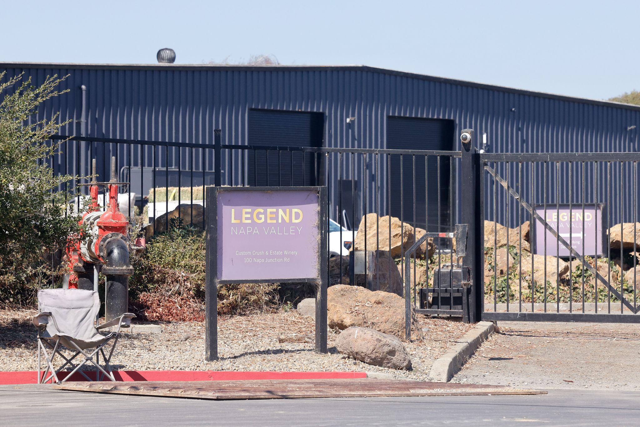 sfchronicle.com - Jess Lander - California winemakers in tailspin after their winery abruptly shuts down during harvest