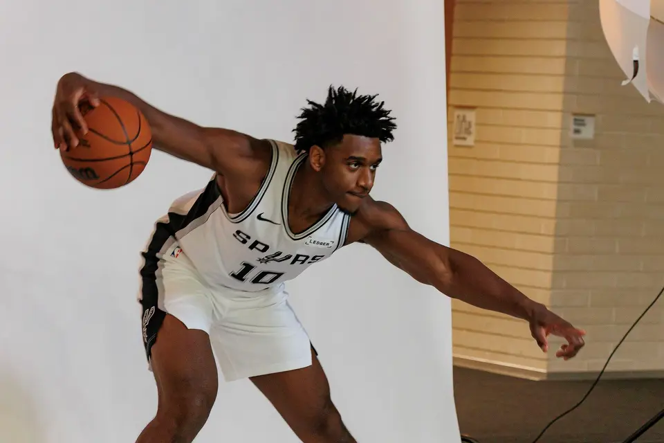 San Antonio Spurs rookie Tarris Reed Jr. (10) poses for photos during the NBA basketball team’s media day at the Victory Capital Performance Center in San Antonio, Monday, Sept. 28, 2026.