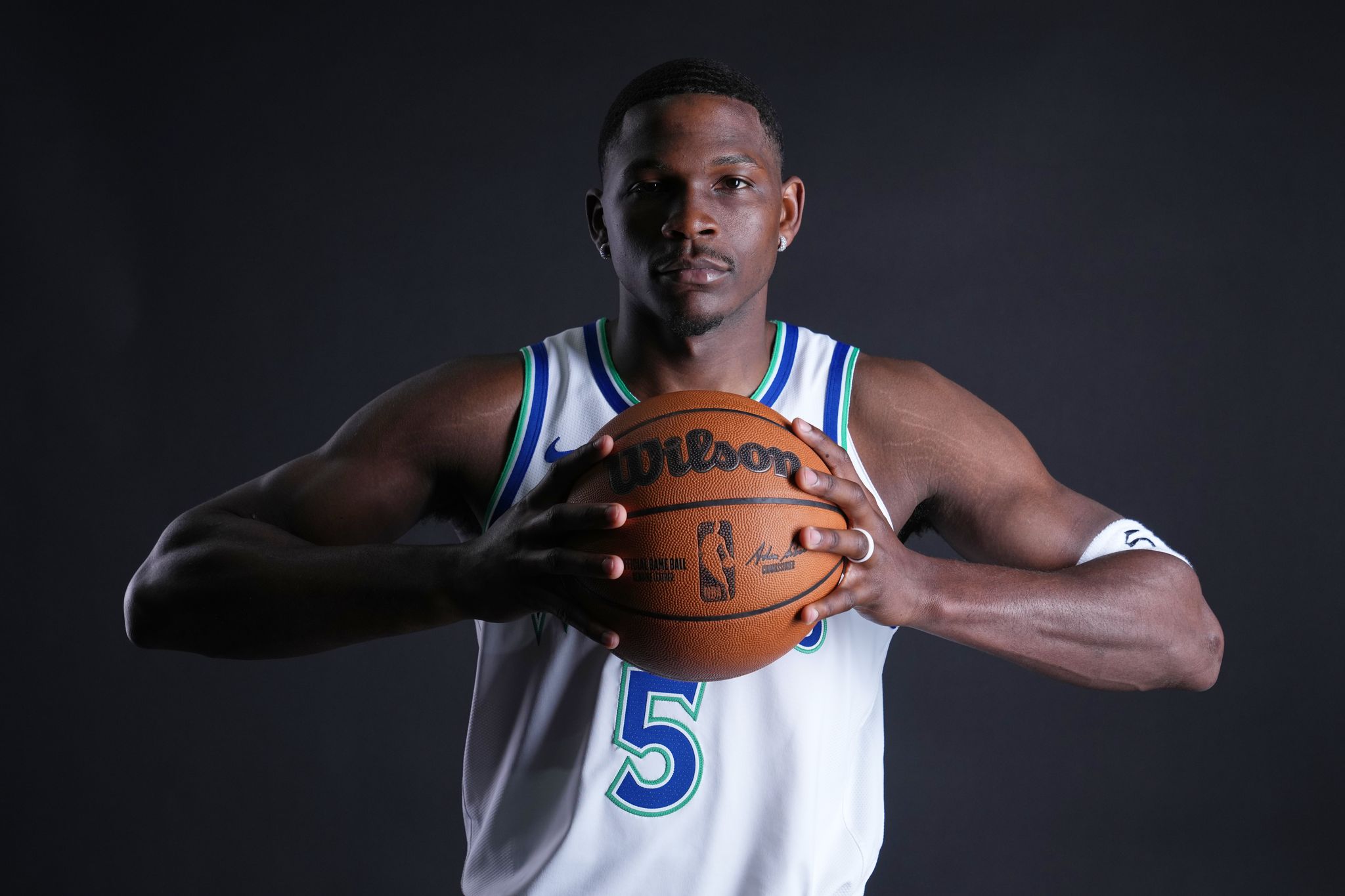 Photo : thetelegraph.com Anthony Edwards retrouve son poste d'arrière aux Minnesota Timberwolves