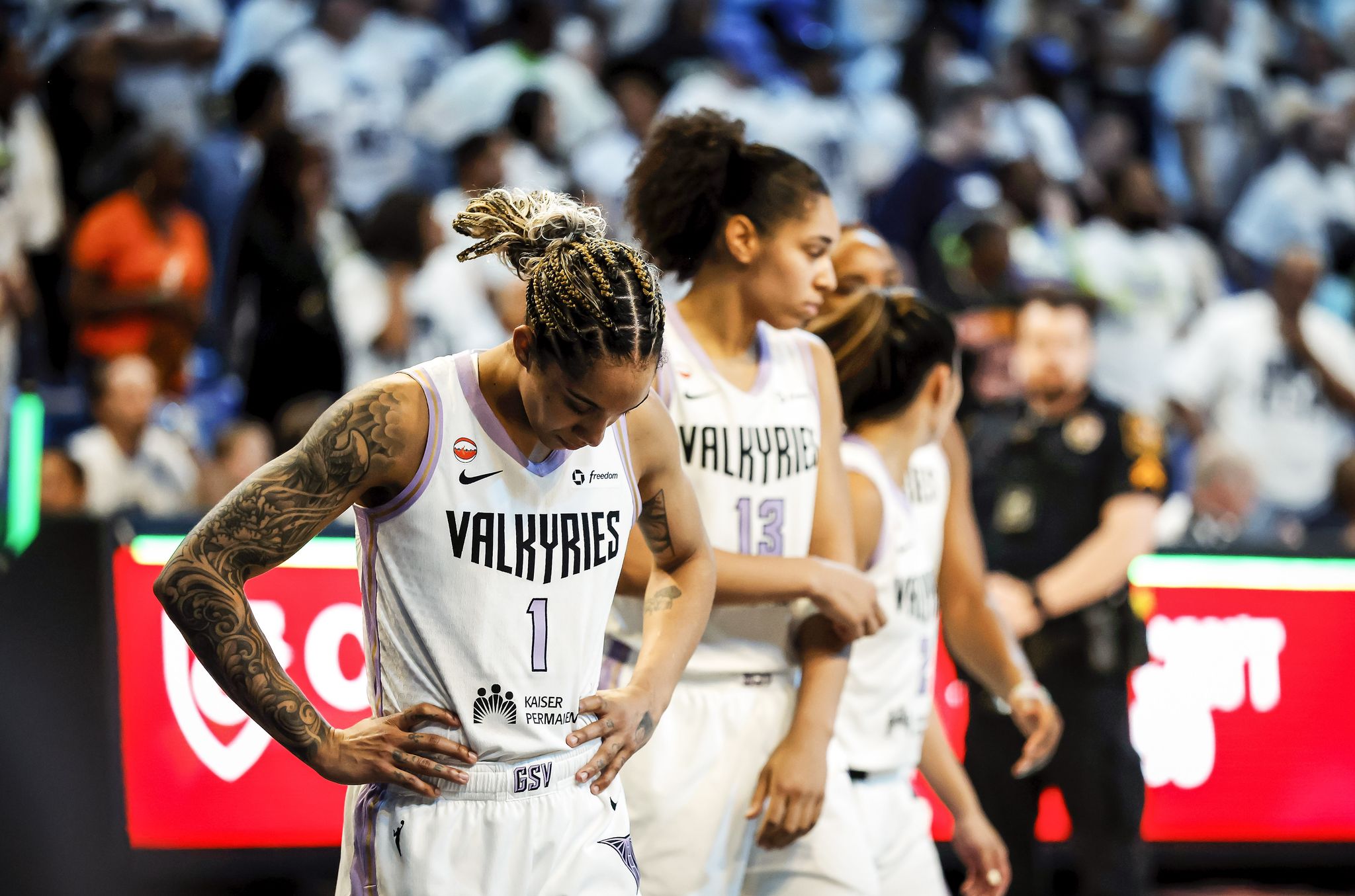 Golden State Walküren fallen im Alten Testament; Serie mit Dallas geht zu ...