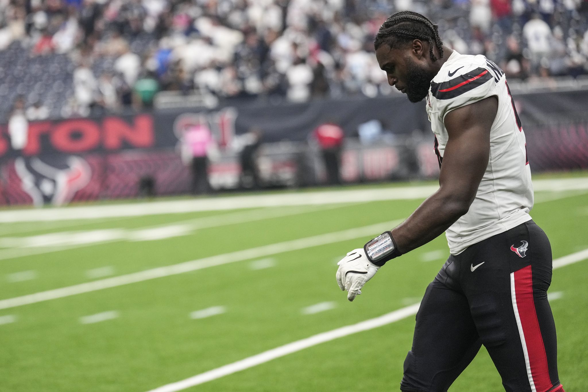 Texans fall to 0-4 after 34-30 loss to Cowboys