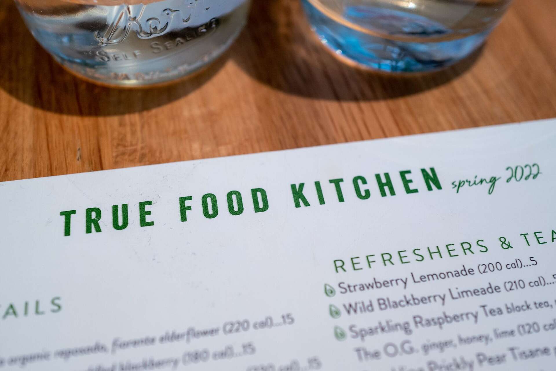Health-Conscious Dining Consolidation Signals Shift in Consumer Preferences | O2O Retail Opportunities