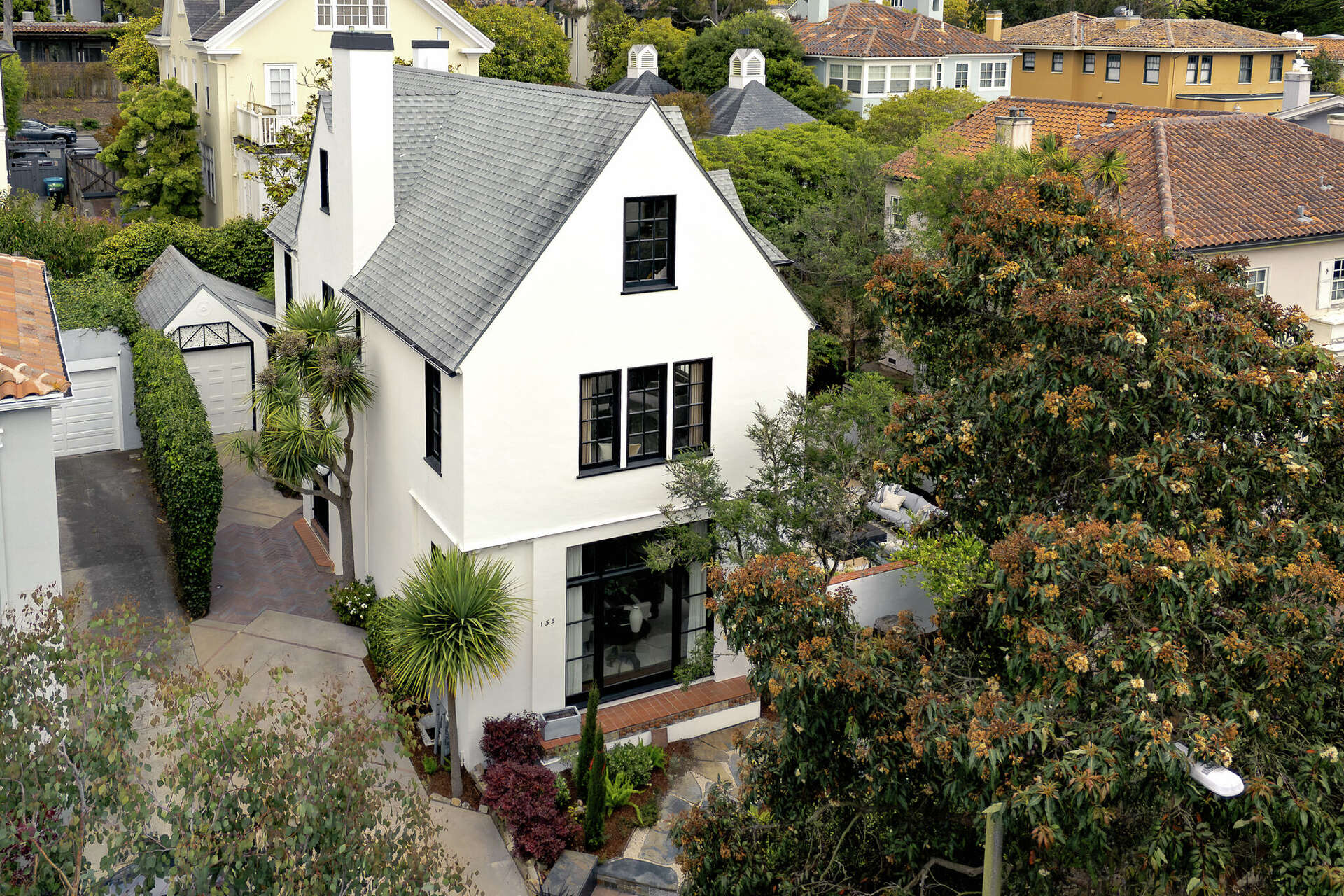 Rising Mortgage Rates Trigger Consumer Spending Contraction | E-Commerce Demand Shift Alert