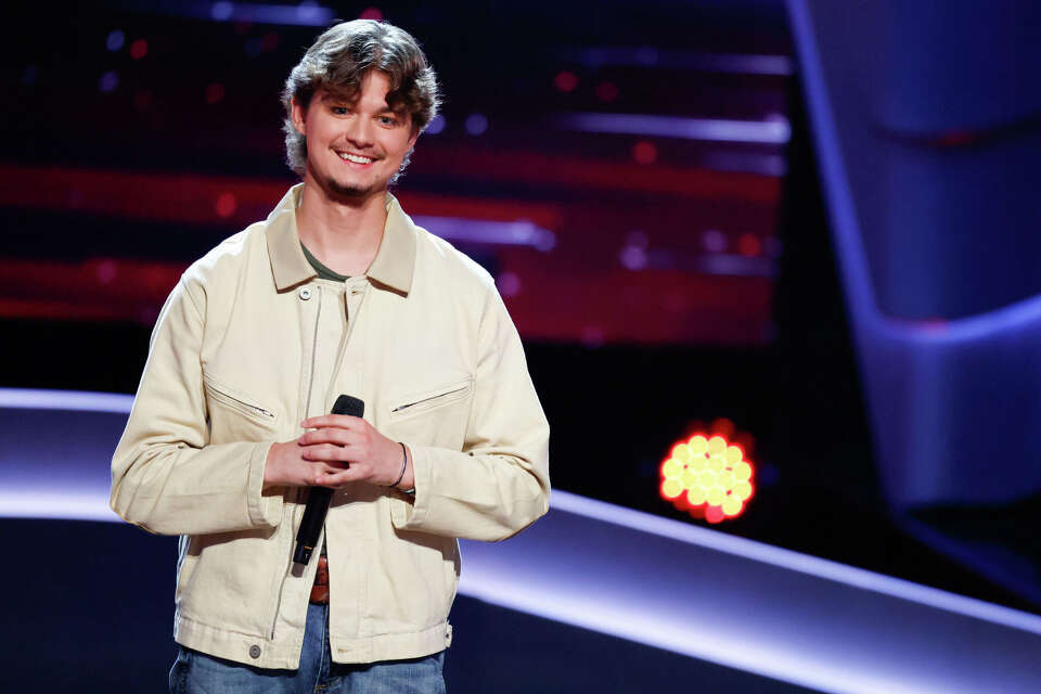 Michigan singer earns 3-chair turn on NBC's The Voice