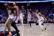 周三,WNBA 半决赛第二场比赛在大通中心对阵拉斯维加斯王牌队,瓦尔基里队后卫维罗妮卡·伯顿(22 岁)在比赛还剩 41.5 秒时命中三分球。这是伯顿本场比赛唯一的投篮。