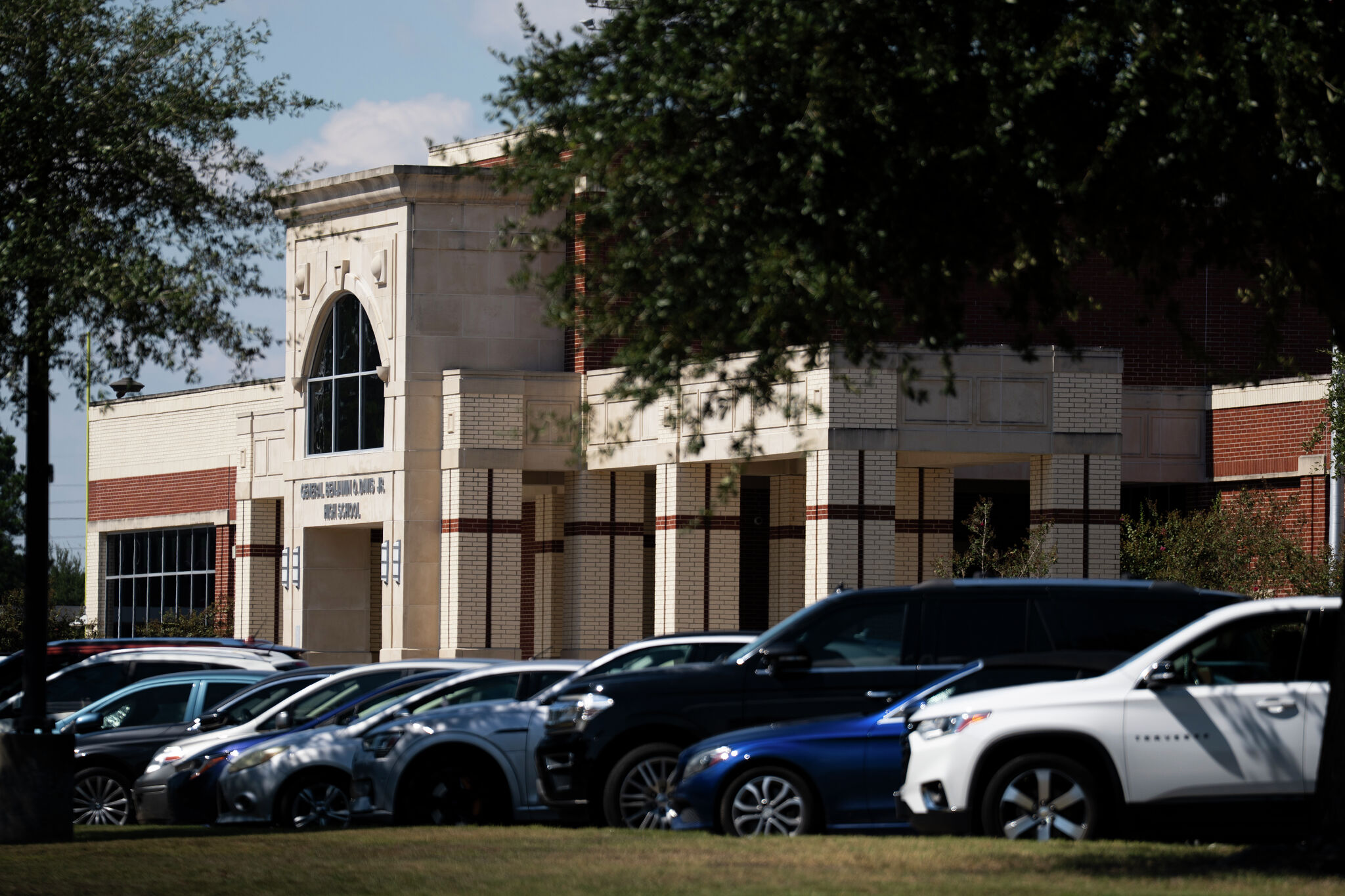 Aldine ISD student dies after medical emergency at Davis High School