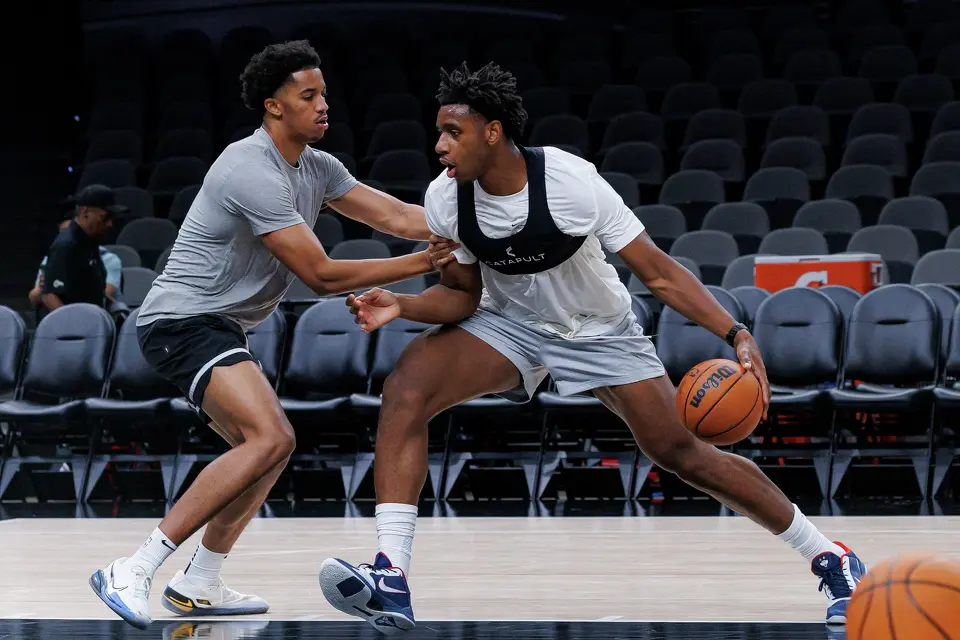 San Antonio Spurs center Tarris Reed Jr. (10) warms up before the preseason opener against the Atlanta Hawks at Frost Bank Center in San Antonio, Thursday, Oct. 8, 2026.