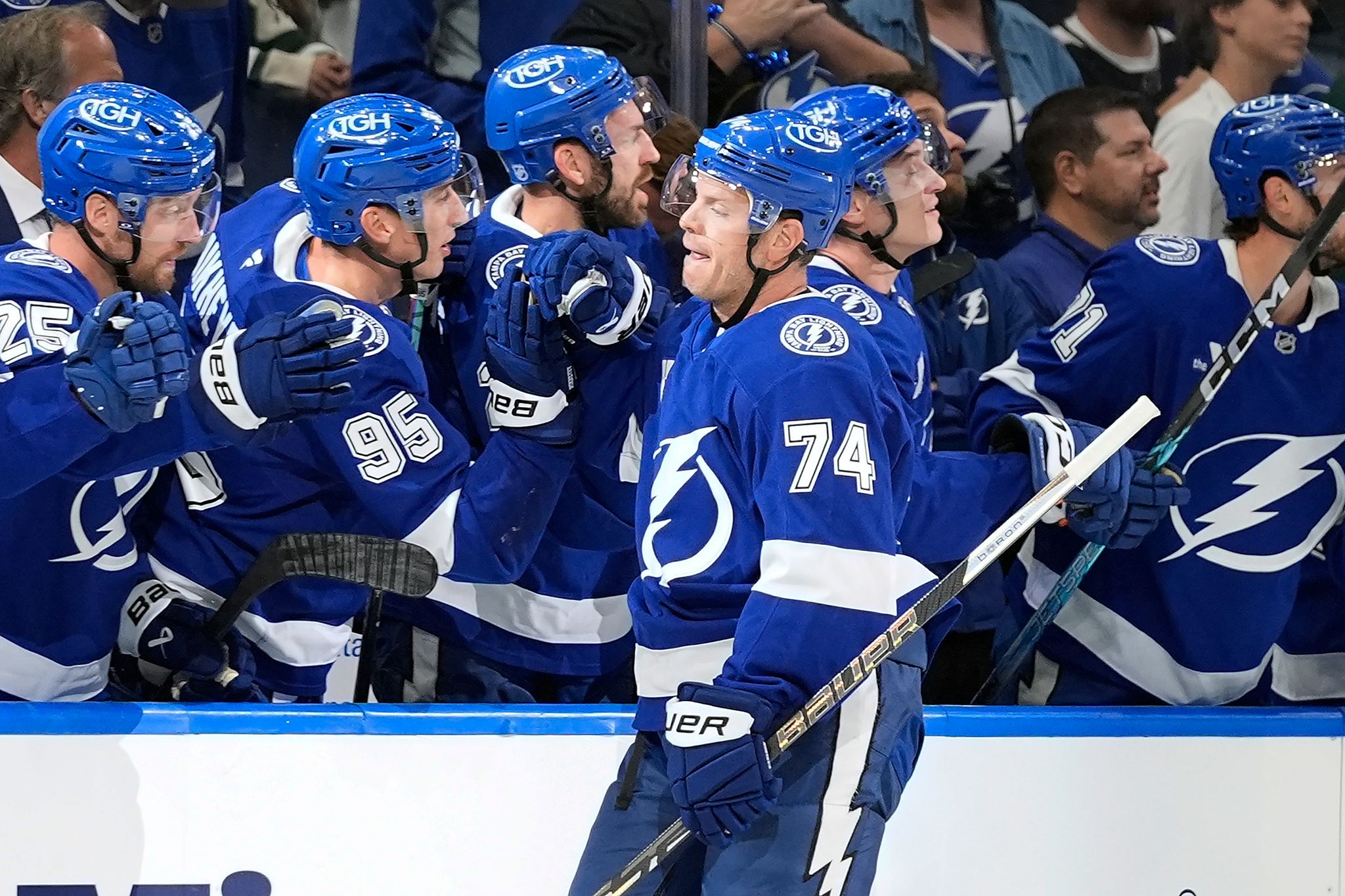 Carlson scores twice to help the Lightning beat the Wild 3-2 By ERIK ERLENDSSON , Associated Press Oct 8, 2026