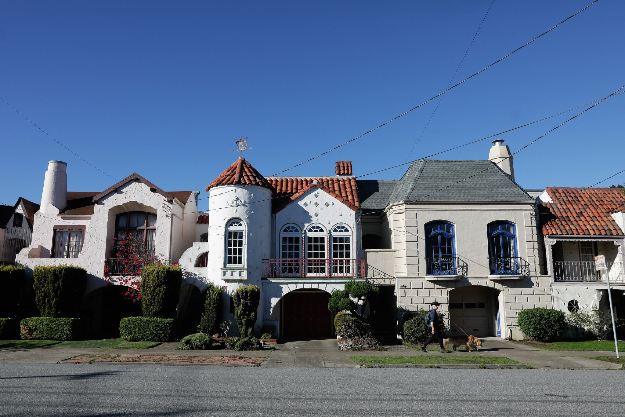https://s.hdnux.com/photos/01/67/45/40/31348740/3/rawImage.jpg