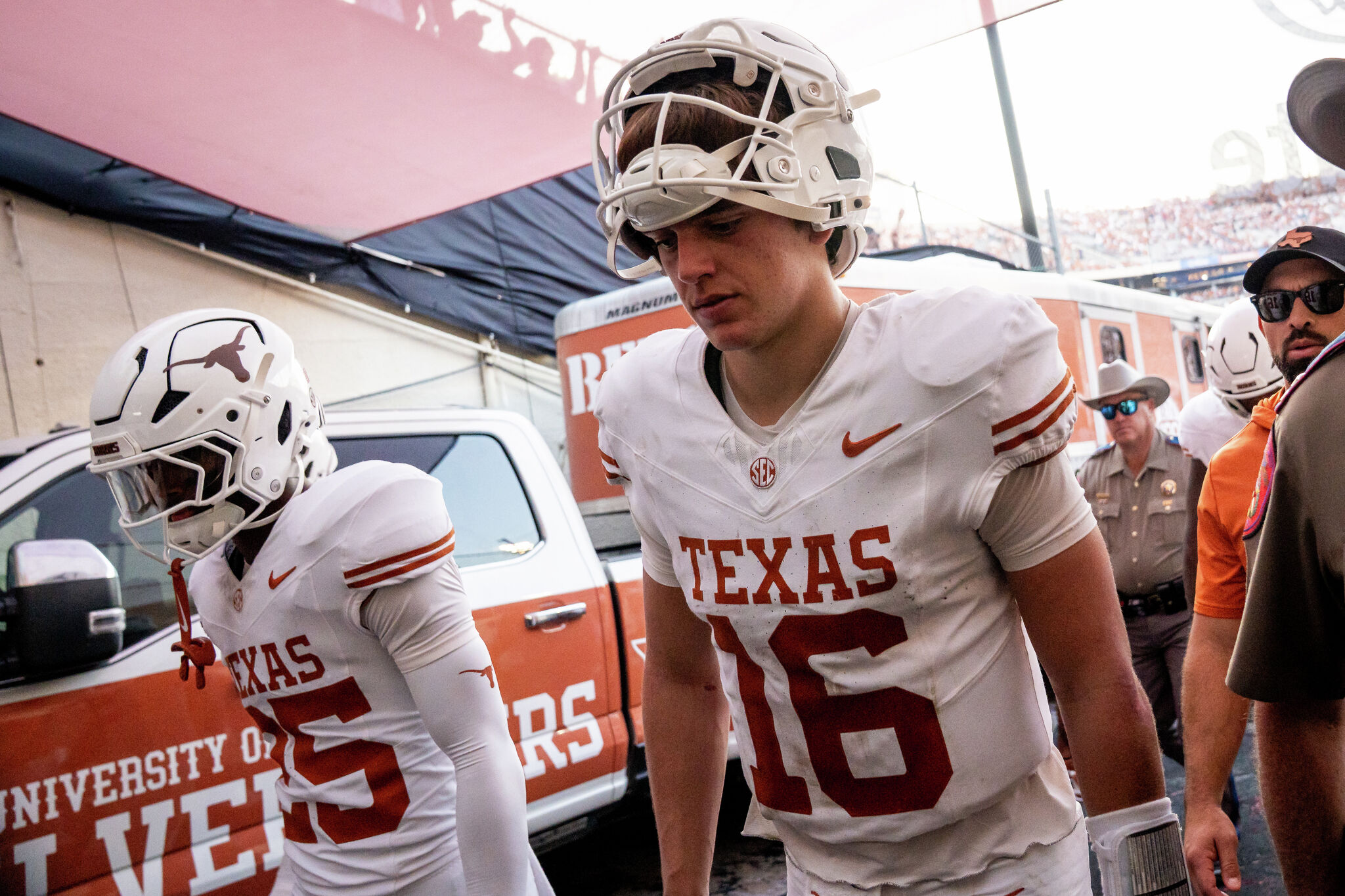 Texas football: Time to bench Arch Manning? Can Steve Sarkisian fix it