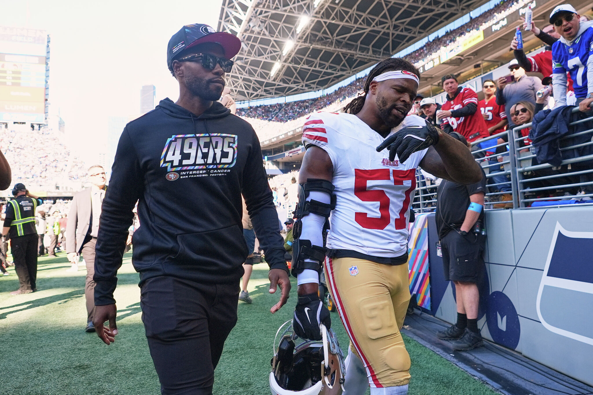 49ers linebacker Dre Greenlaw suspended one game for sideline headbutt