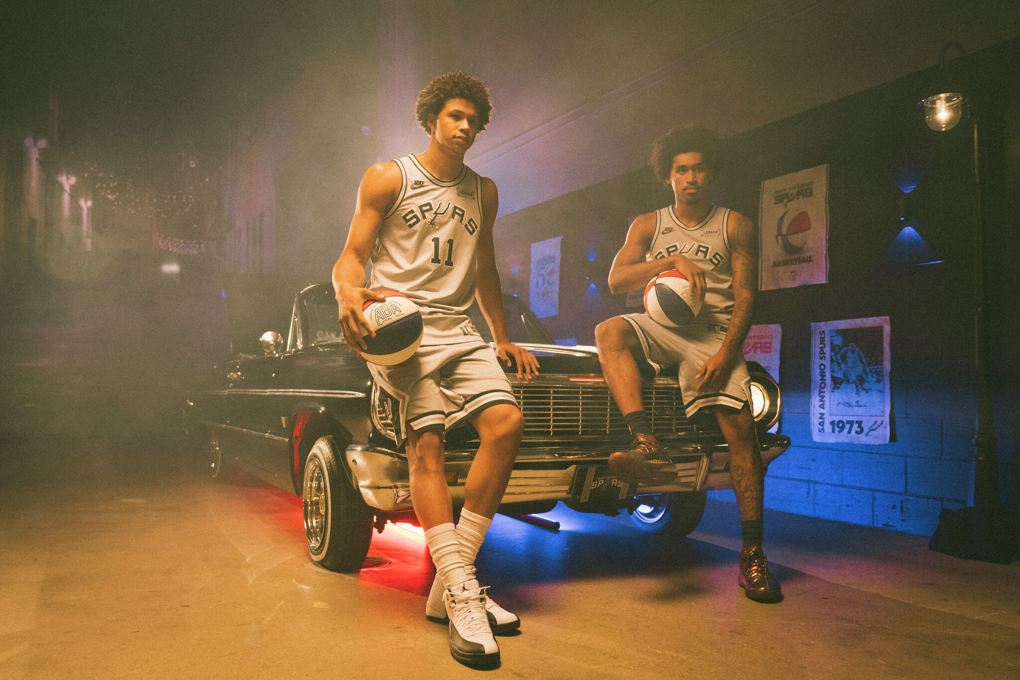 Spurs unveil ABA-inspired uniforms and court