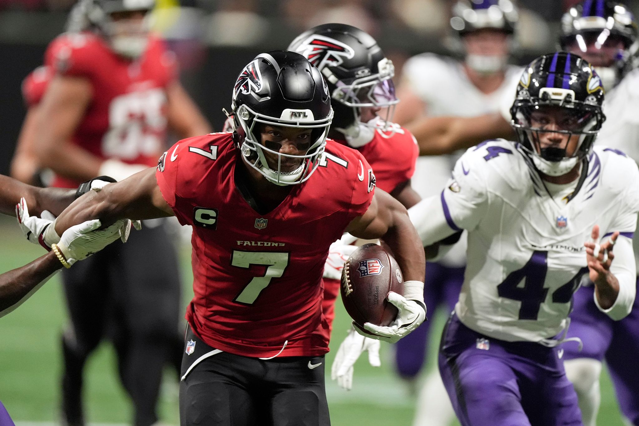 Falcons All-Pro Bijan Robinson's leadership includes praying for ...