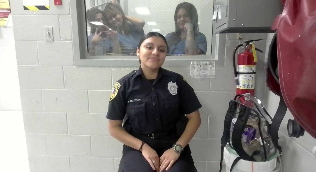 Texas deputy fired for posing, flipping off camera with inmates