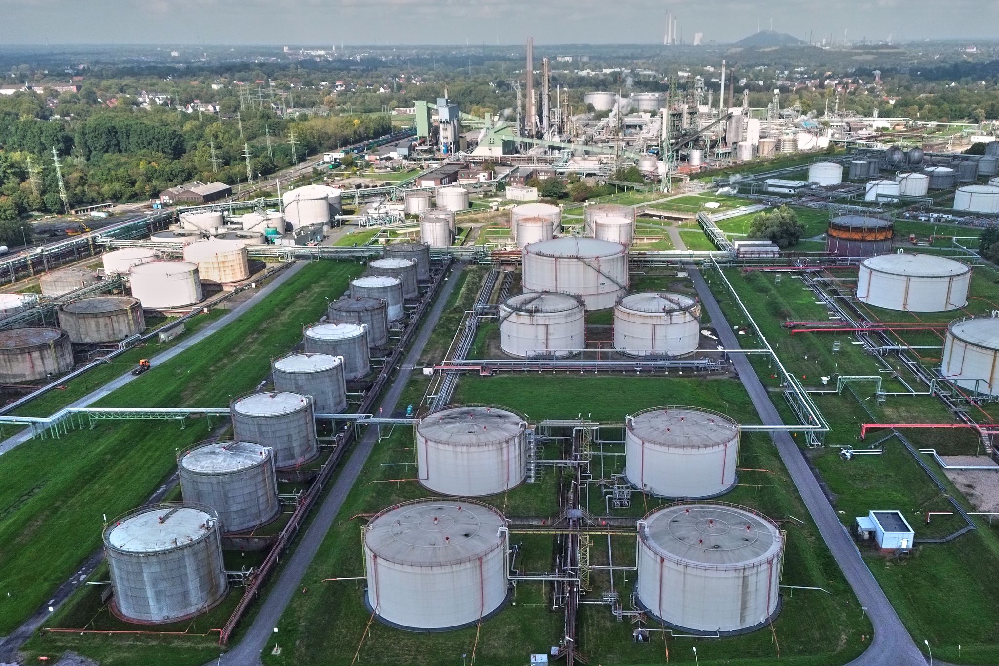 chron.com - MICHELLE CHAPMAN - Energy agency lowers world oil demand forecast for the year
