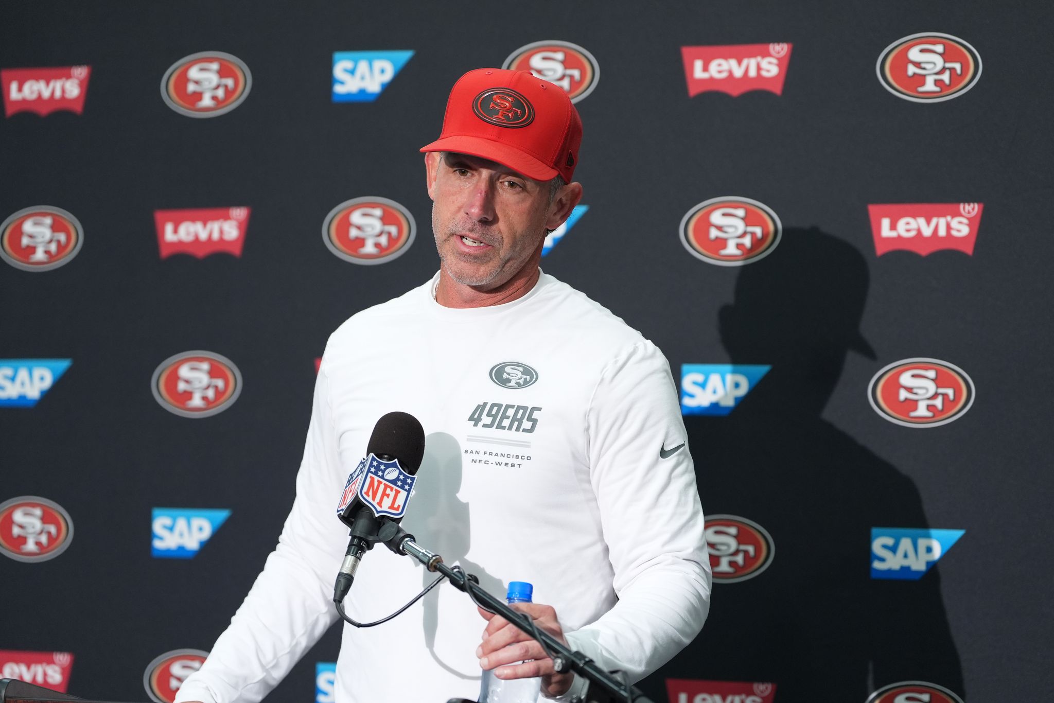 Mike Nfl Commanders Pro Picks: 49ers will beat the Commanders to become the first 6-0 team ...