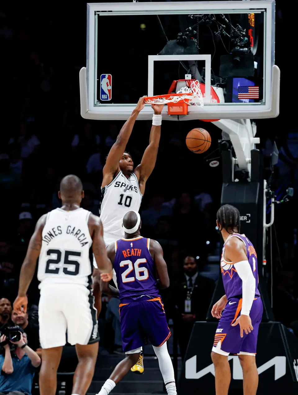 San Antonio Spurs center Tarris Reed Jr. (10) dunks during the second half of a preseason NBA game against the Phoenix Suns at Frost Bank Center in San Antonio, Wednesday, Oct. 14, 2026. The Spurs defeated the Suns 123-103.
